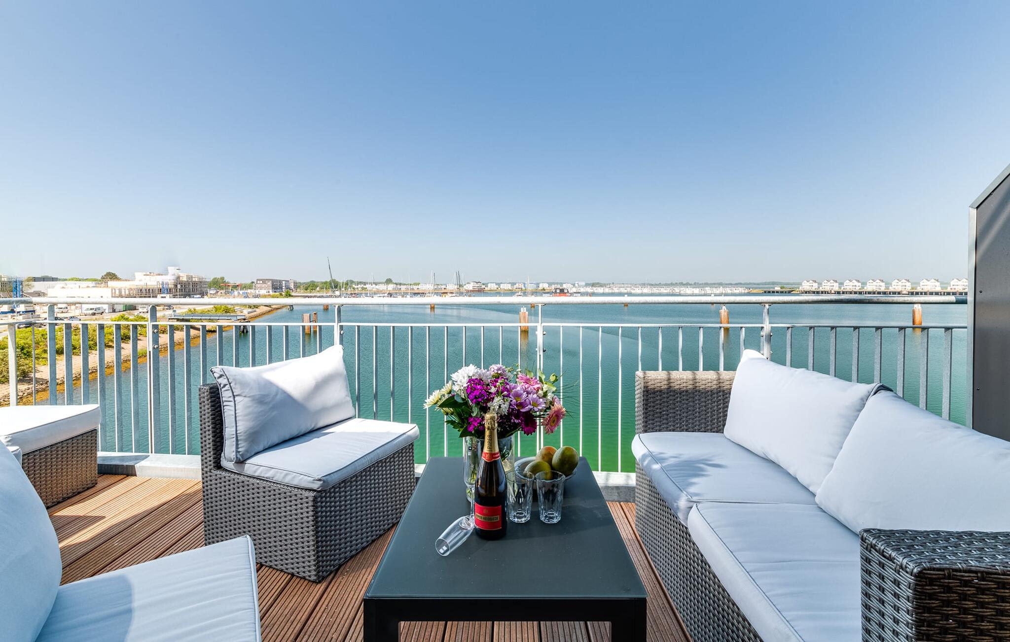 Appartement moderne, 2 chambres, avec vue sur mer