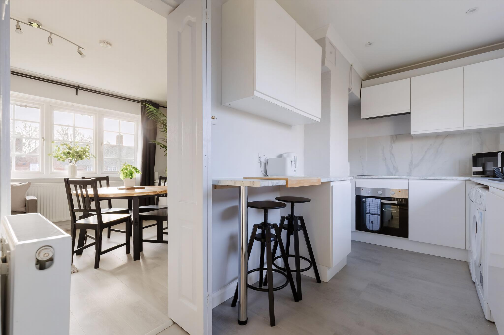 GuestReady - Charming Retreat in North-West London in 20 Goldsmith Lane, London NW9 9AH, UK NW9 9AH - Property image 18 - VivreStays
