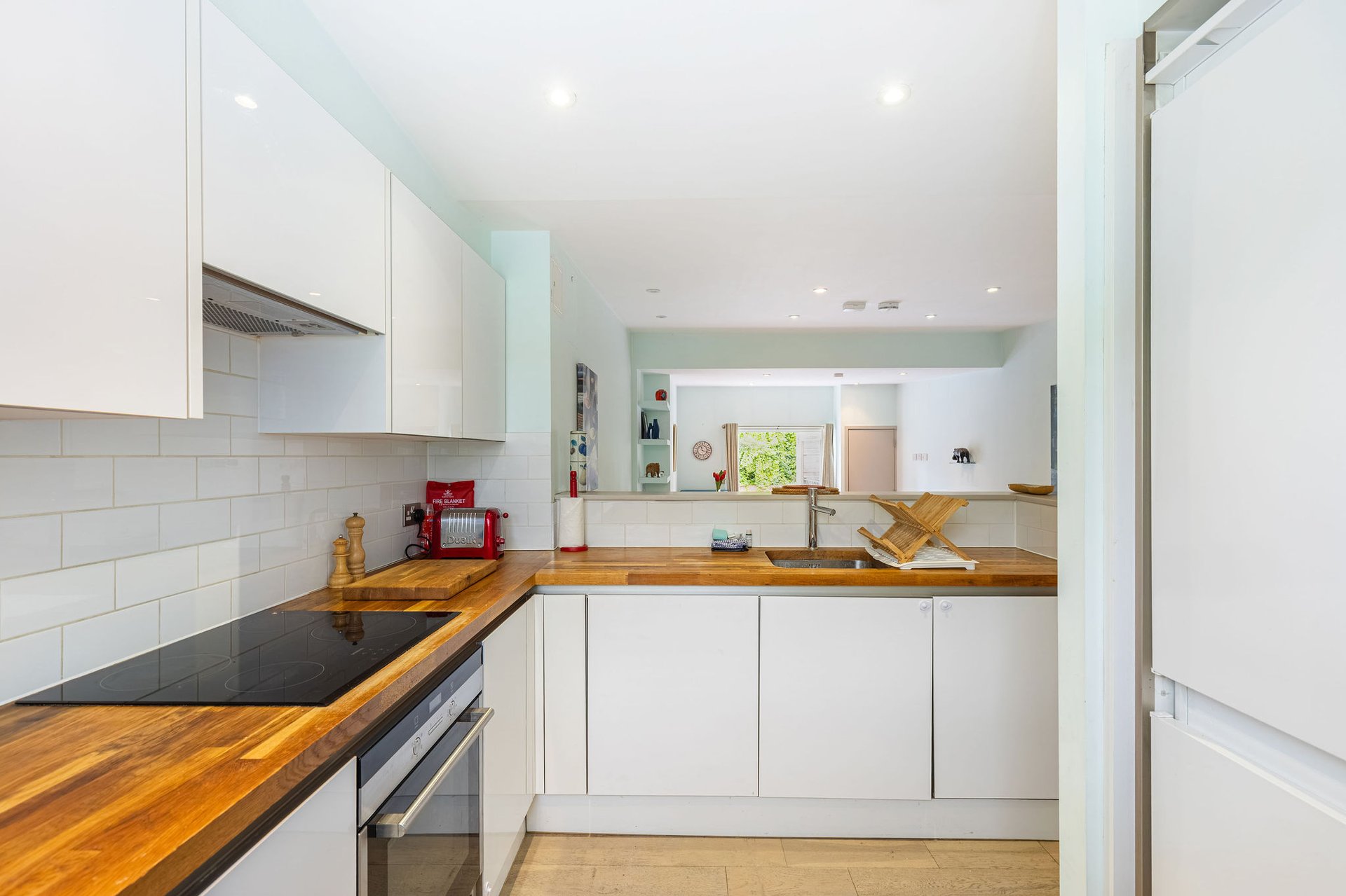 GuestReady - Charming 2bed with Patio in Putney in 23 Brandlehow Road, London SW15 2ED, UK, London, United Kingdom - Property image 10 - VivreStays