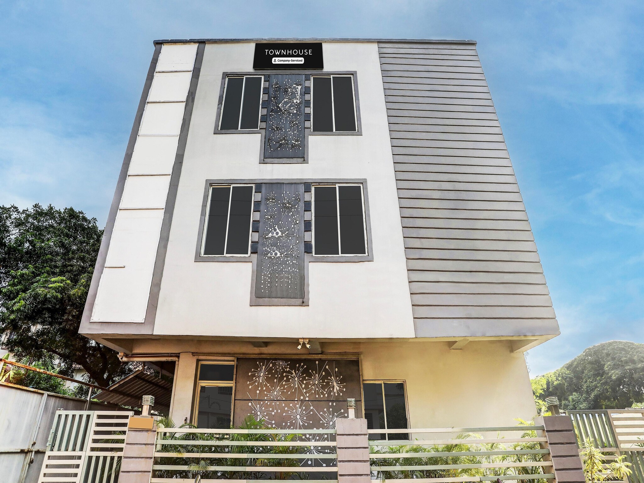 Elite Stays At Chandrasekharpur Railway Stadium - China