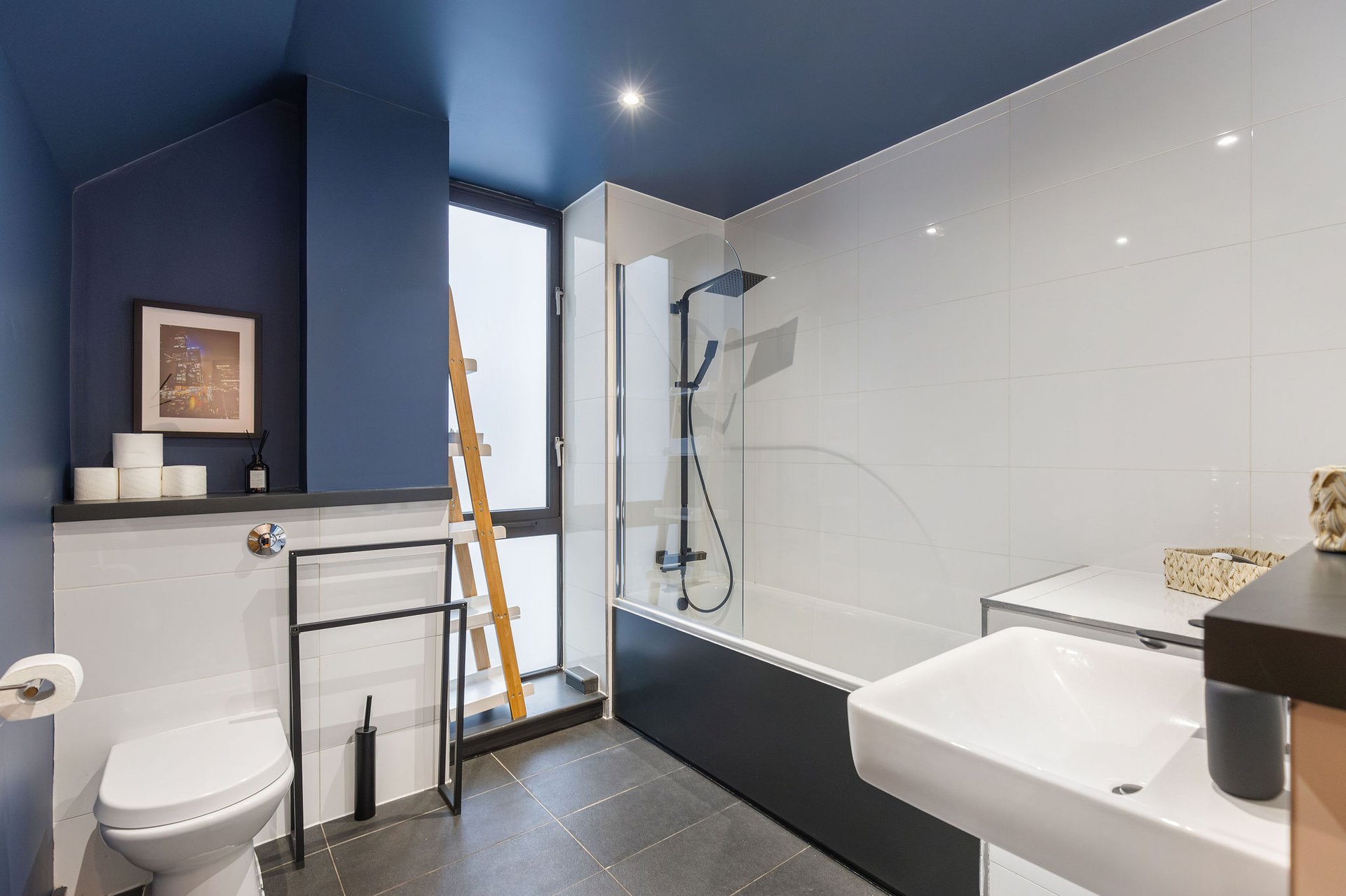 Stylish Hoxton Duplex   Perfect for Couples   Small Groups in flat 14, 22 Westland Place, London N1 7JR, UK, London, United Kingdom - Property image 4 - VivreStays