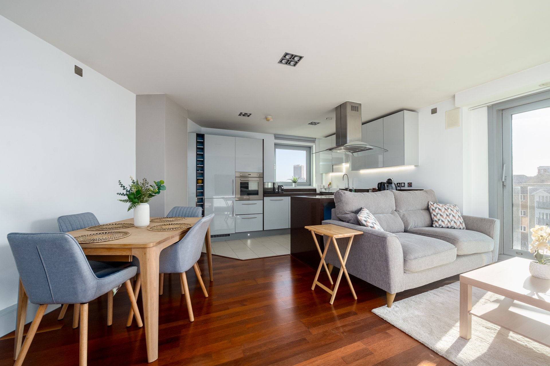 GuestReady - Modern 2bed w Balcony in Battersea in Flat 43 Orbis Wharf, Bridges Court Road, London SW11 3GW, UK, London, United Kingdom - Property image 3 - VivreStays