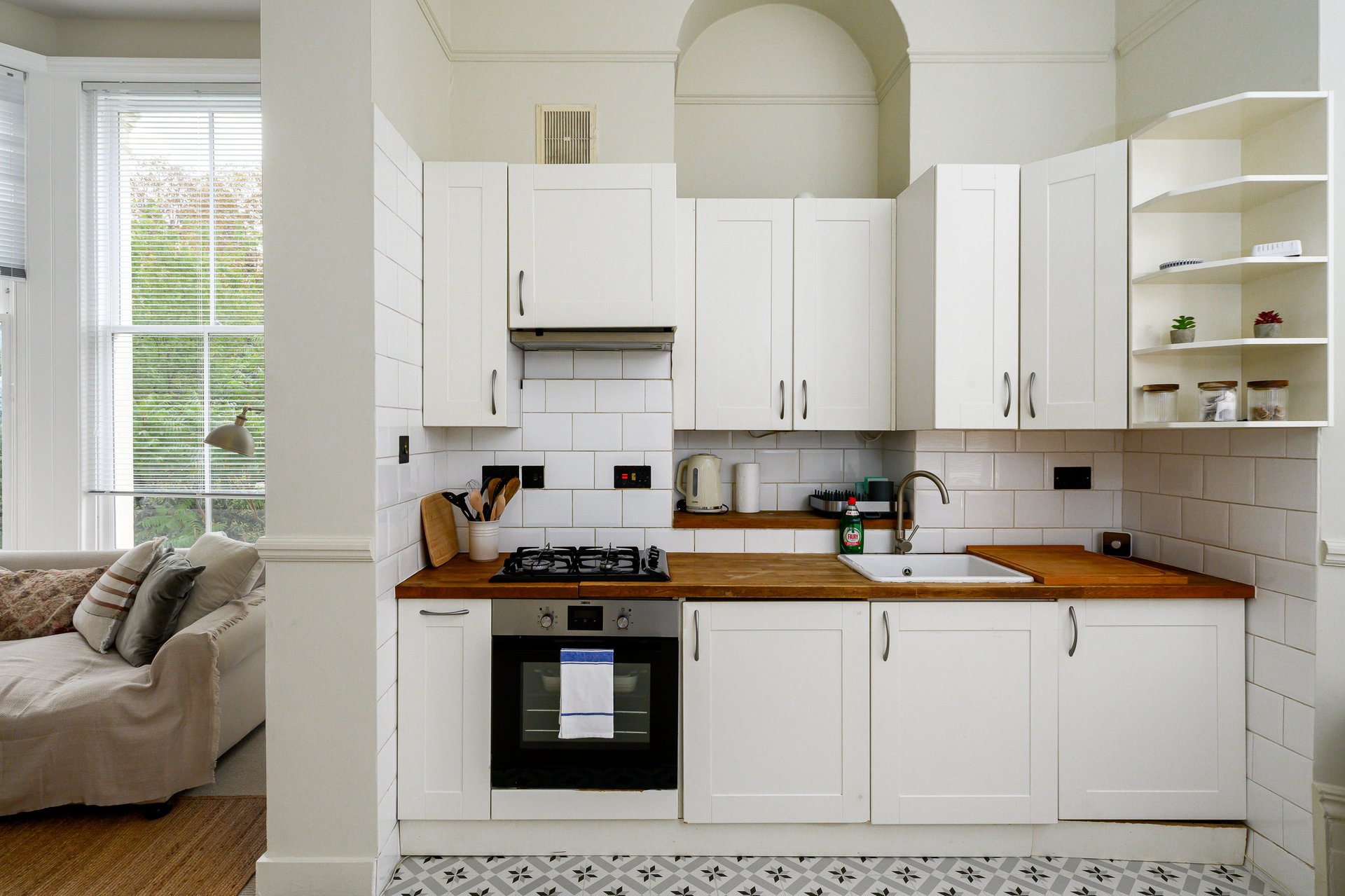 GuestReady - Cosy Loft Studio in Chiswick in flat 2, 2 Devonshire Gardens, London W4 3TW, UK W4 3TW - Property image 17 - VivreStays