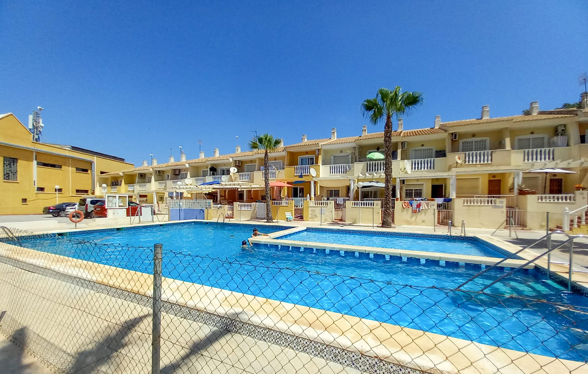 Apartamento 2 habitaciones, con jardín