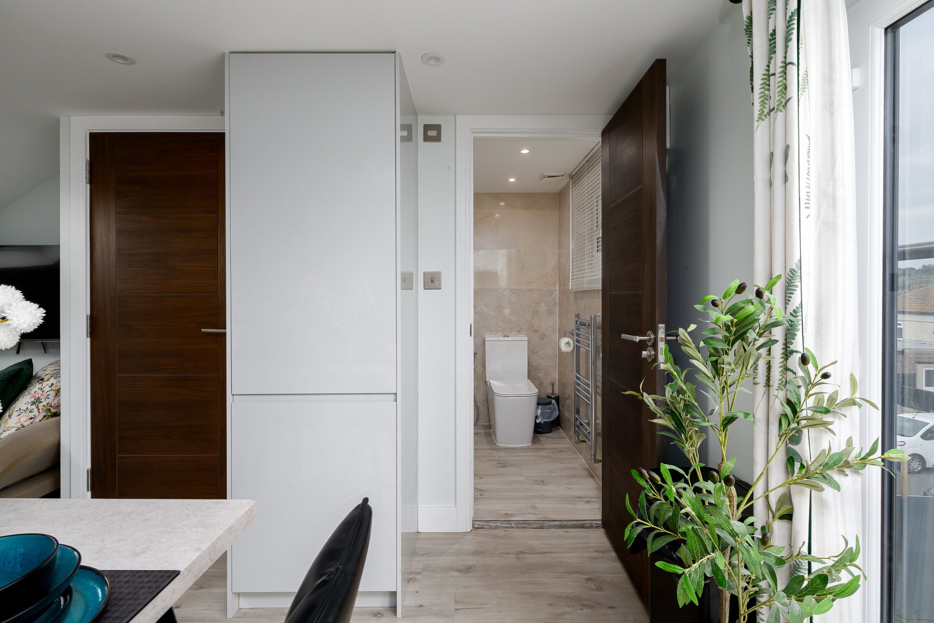 View GuestReady - Modern studio near Wembley Stadium in 8 Perimeade Road, Perivale, Greenford UB6 7AR, UK UB6 7AR GuestReady - Modern studio near Wembley Stadium in 8 Perimeade Road, Perivale, Greenford UB6 7AR, UK UB6 7AR - Property image 9 - VivreStays