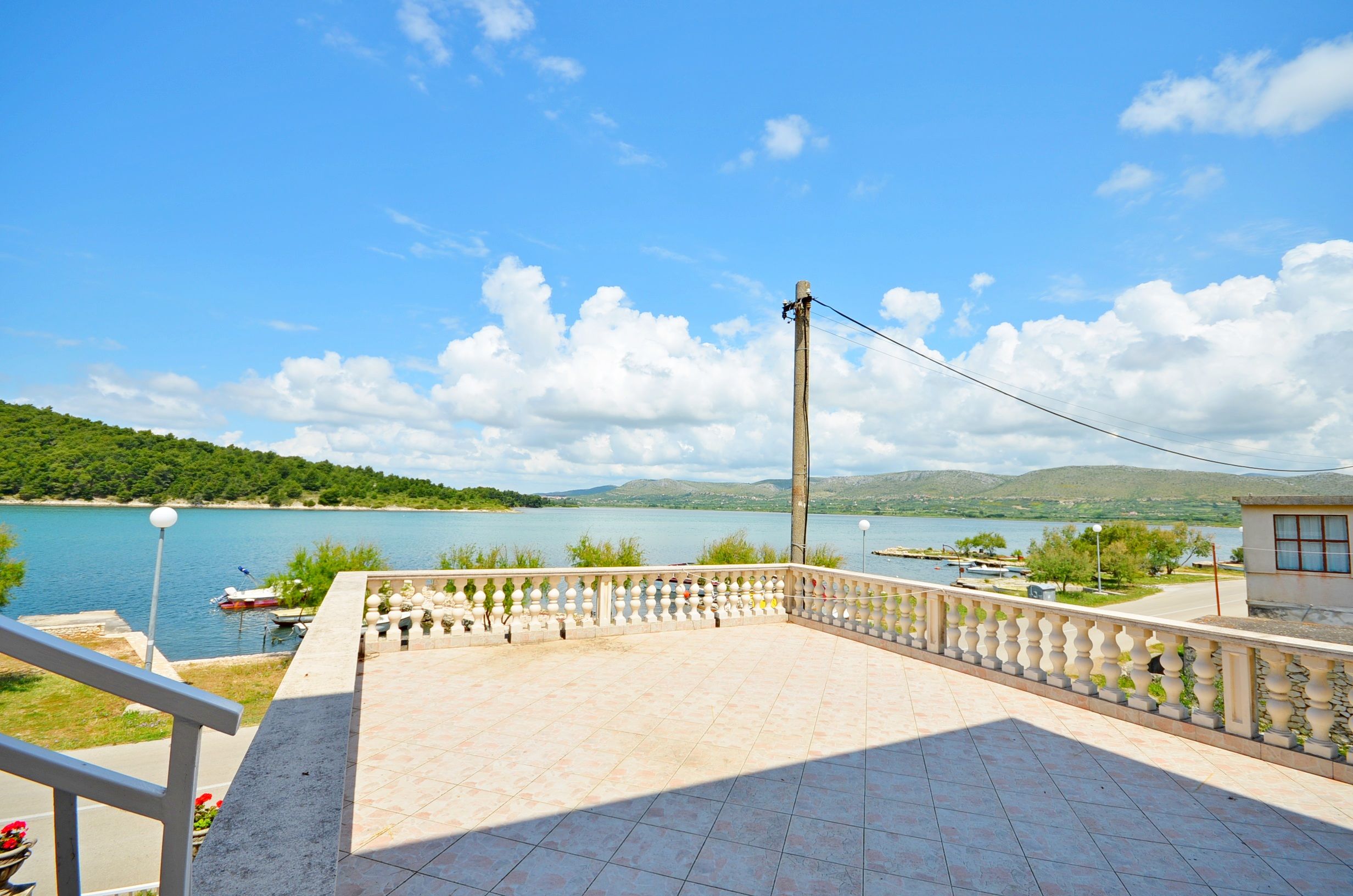 Vakantiehuis in Jadrtovac (Kroatië) 2 honden zijn welkom