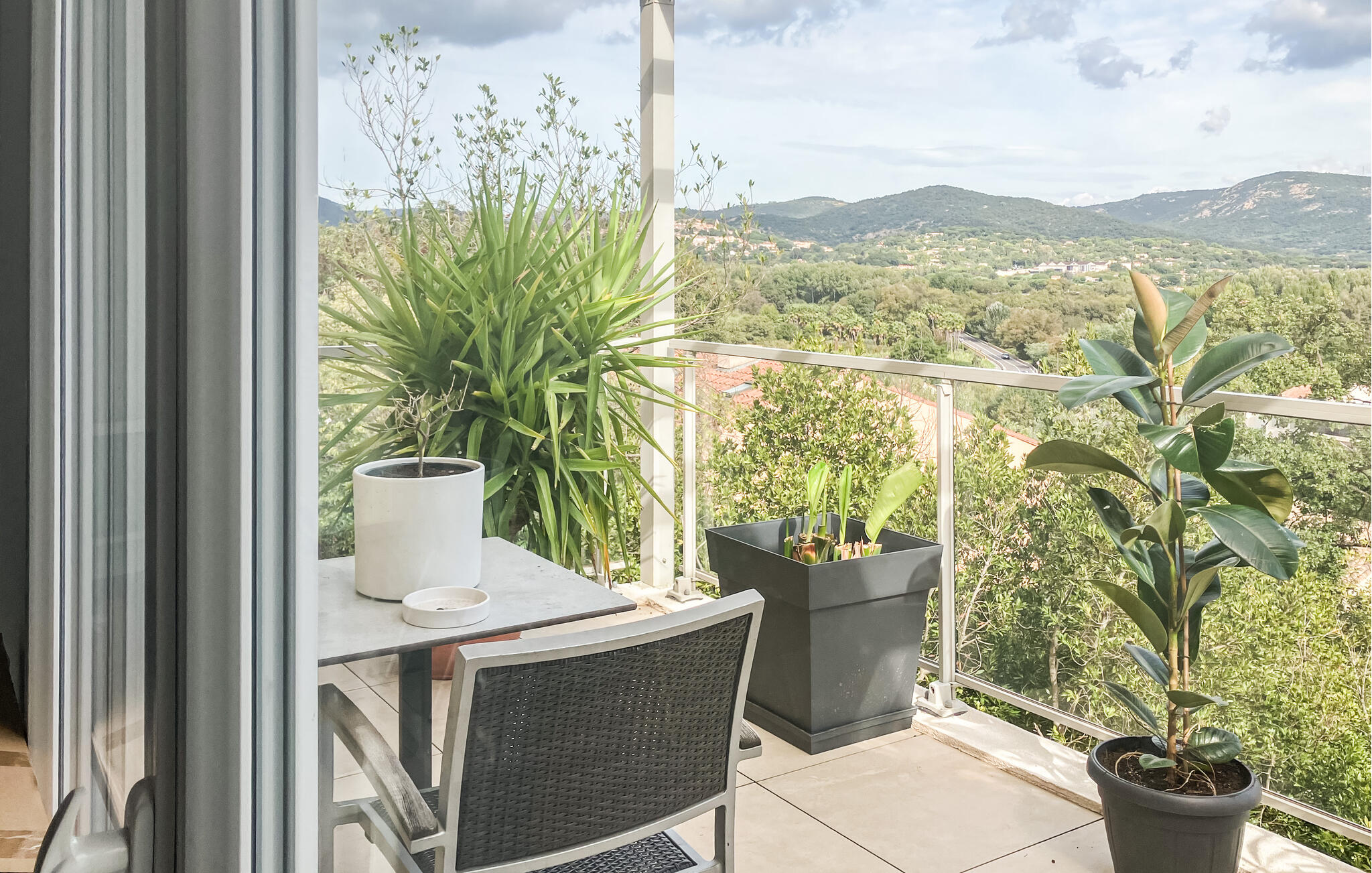 Appartement moderne, 2 chambres, avec climatisation