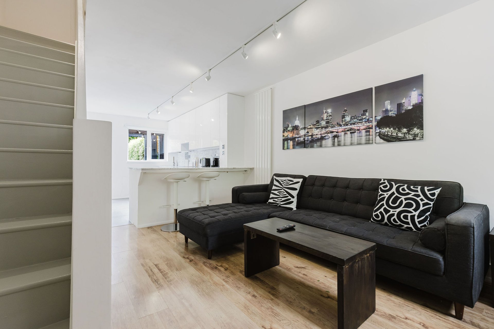 GuestReady - Modern 2bed with Garden in Southwark in 58 Henley Drive, London SE1 3AR, UK, London, United Kingdom - Property image 10 - VivreStays