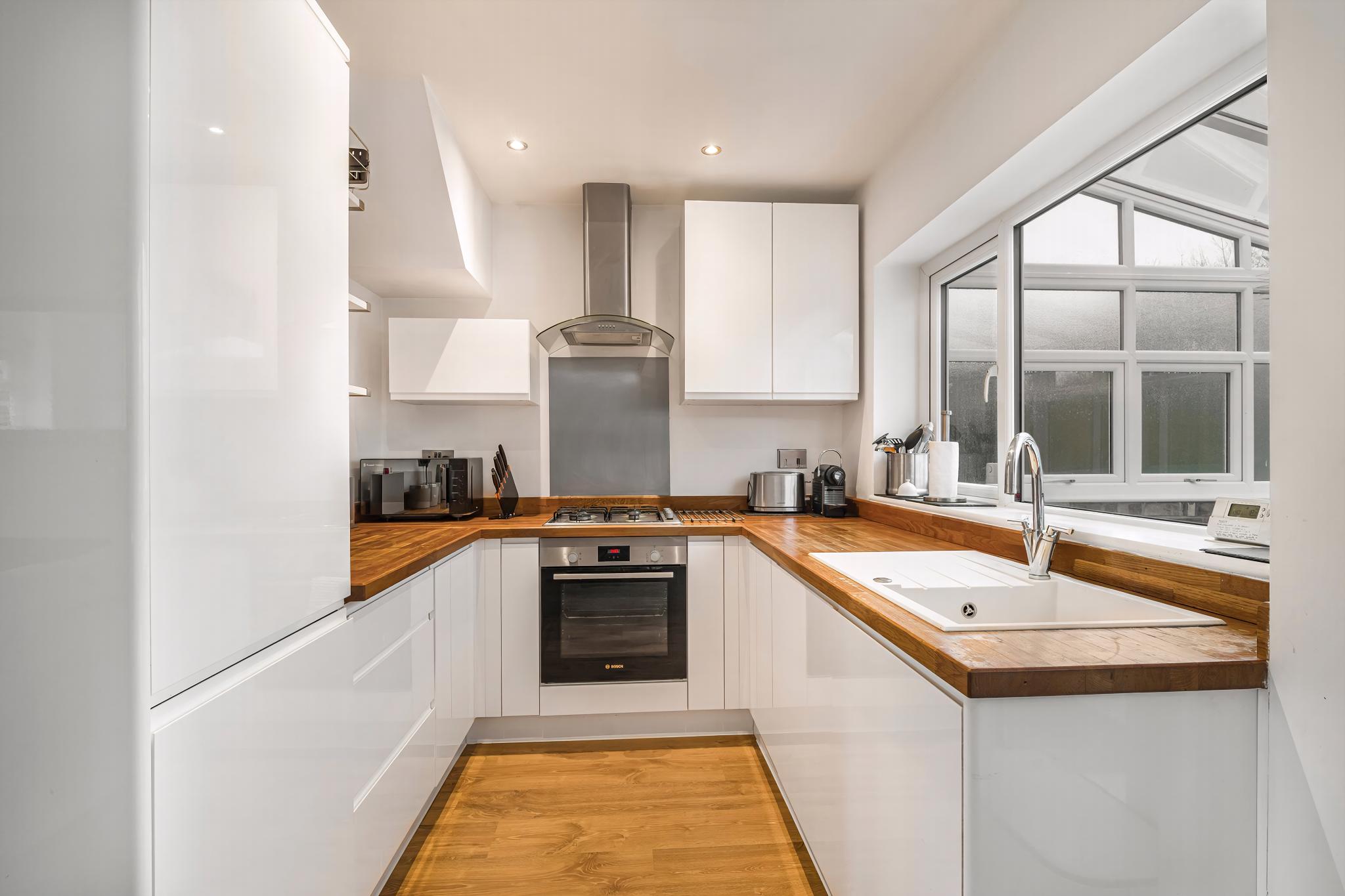 South Manchester Suburbs near Cheadle Village in 67 Kenilworth Road, Stockport SK3 0QL, UK SK3 0QL - Property image 7 - VivreStays