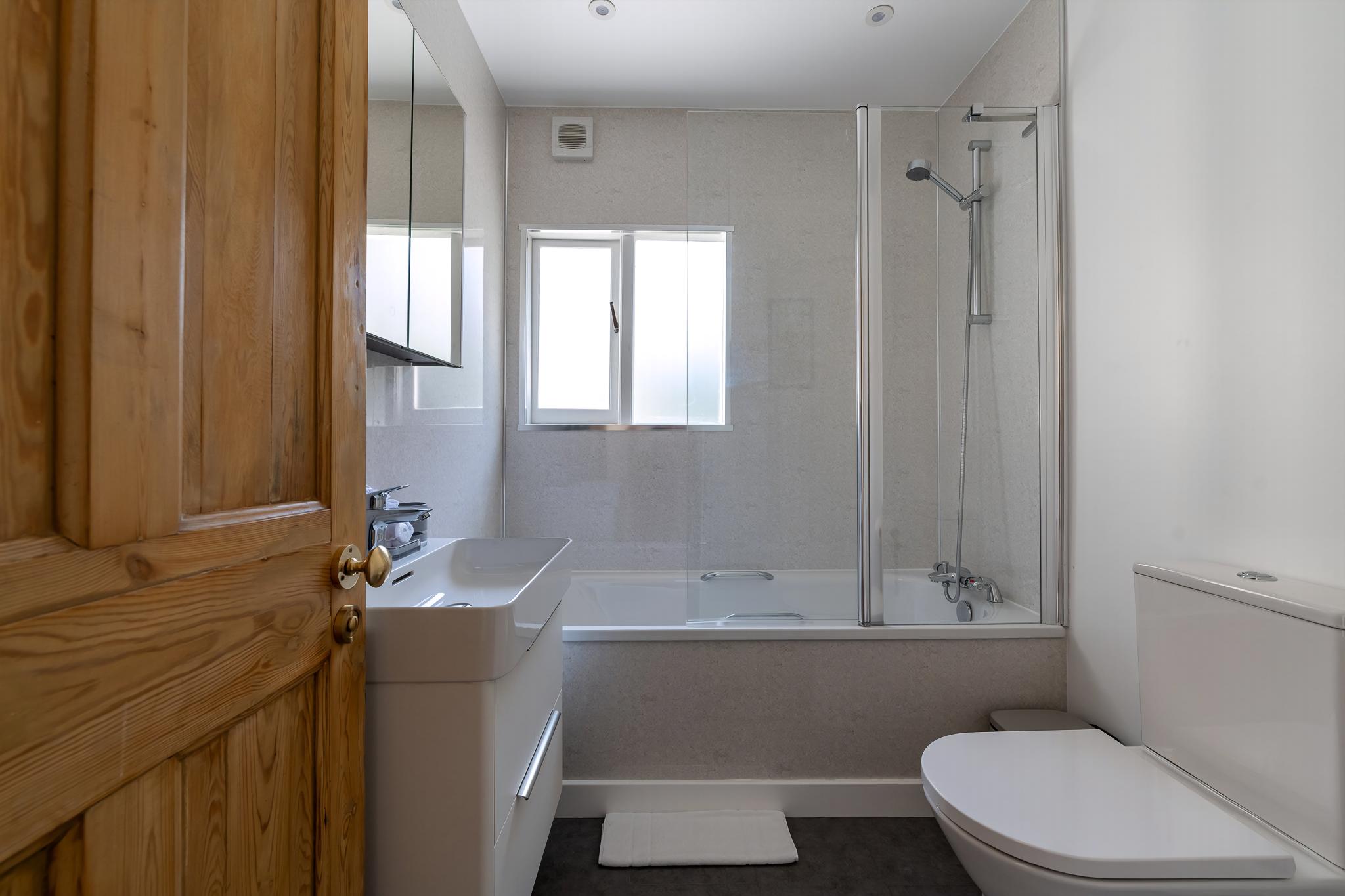 GuestReady - 2bed Battersea flat with Patio in 59 Broughton Street, London SW8 3QX, UK, London, United Kingdom - Property image 20 - VivreStays