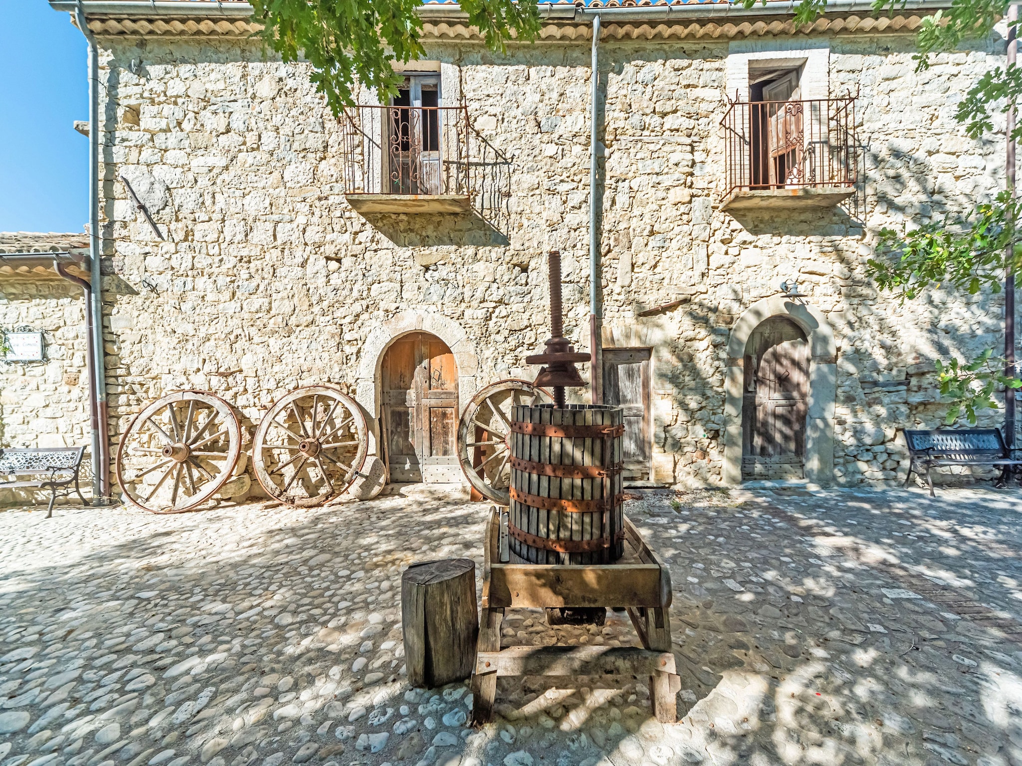 Cottage In Bomba Near Lake Bomba - Italy