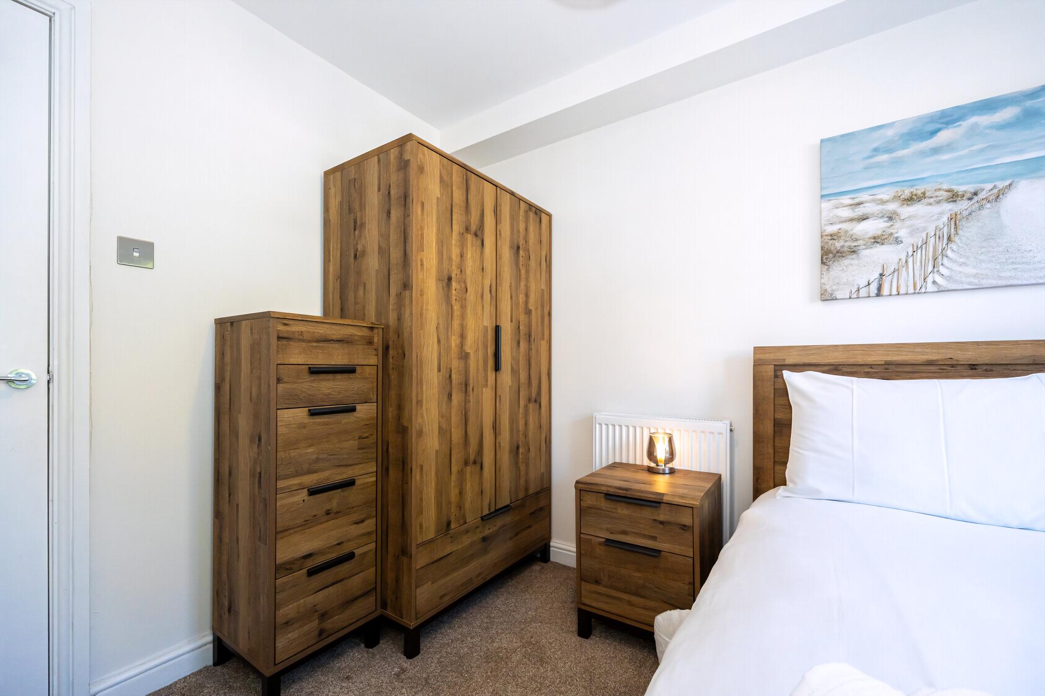 GuestReady - A Haven by the River in 45 Langland Drive, Eccles, Manchester, UK M30 7NJ - Property image 21 - VivreStays