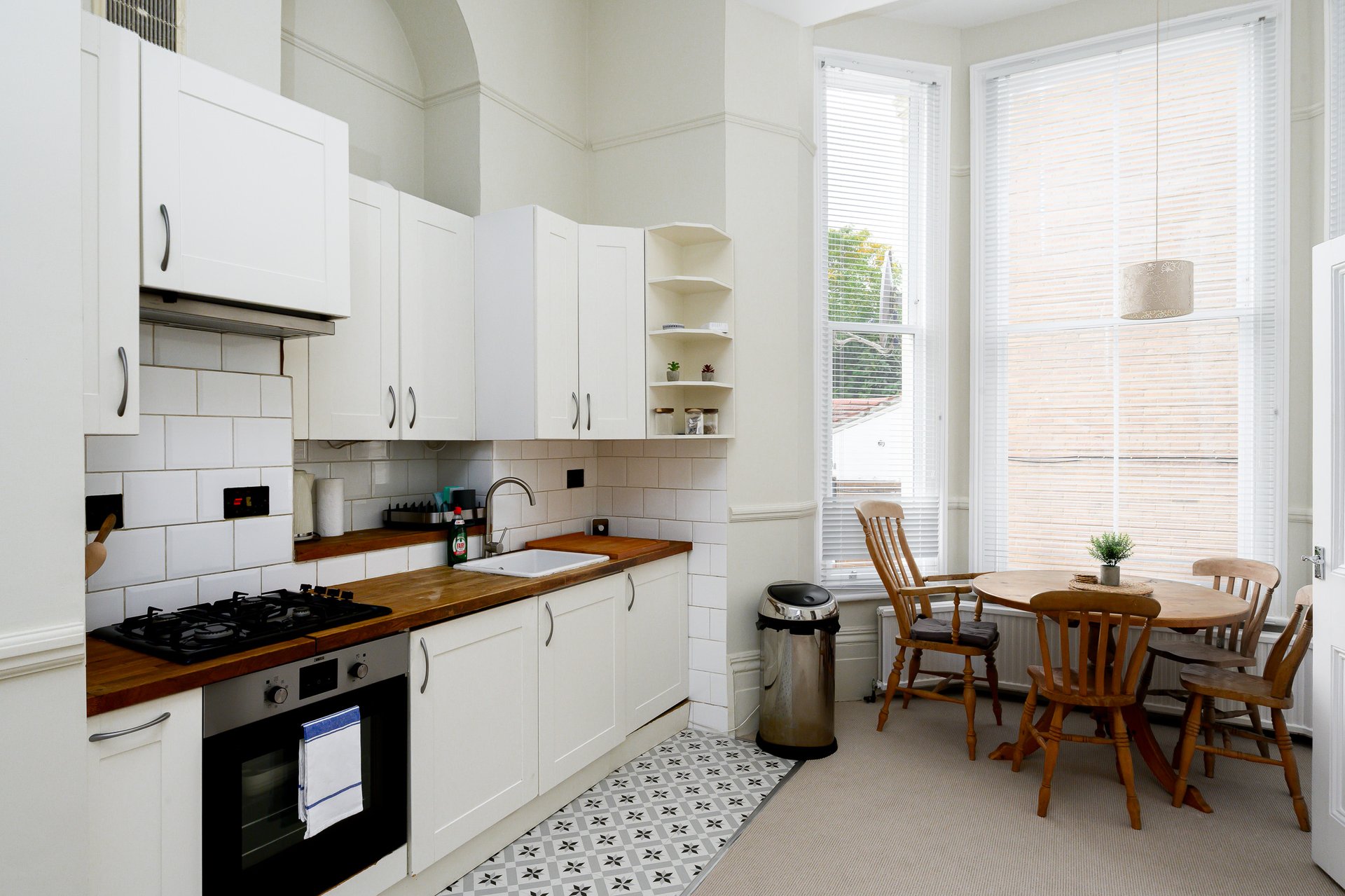 GuestReady - Cosy Loft Studio in Chiswick in flat 2, 2 Devonshire Gardens, London W4 3TW, UK W4 3TW - Property image 10 - VivreStays
