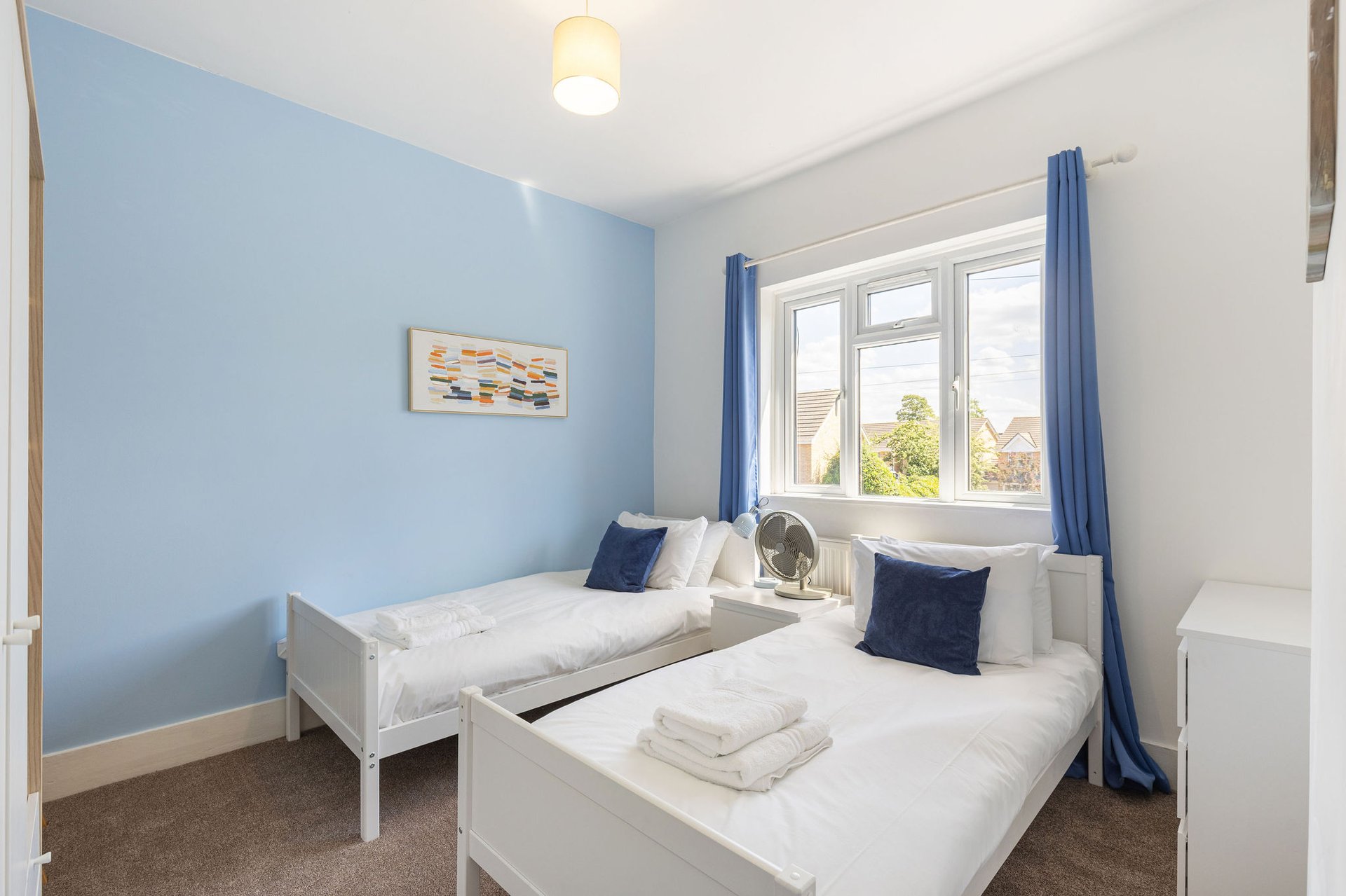 View GuestReady - Charming Kingston Home with Garden in 71 Acre Rd, Kingston upon Thames KT2 6ES, UK KT2 6ES GuestReady - Charming Kingston Home with Garden in 71 Acre Rd, Kingston upon Thames KT2 6ES, UK KT2 6ES - Property image 28 - VivreStays