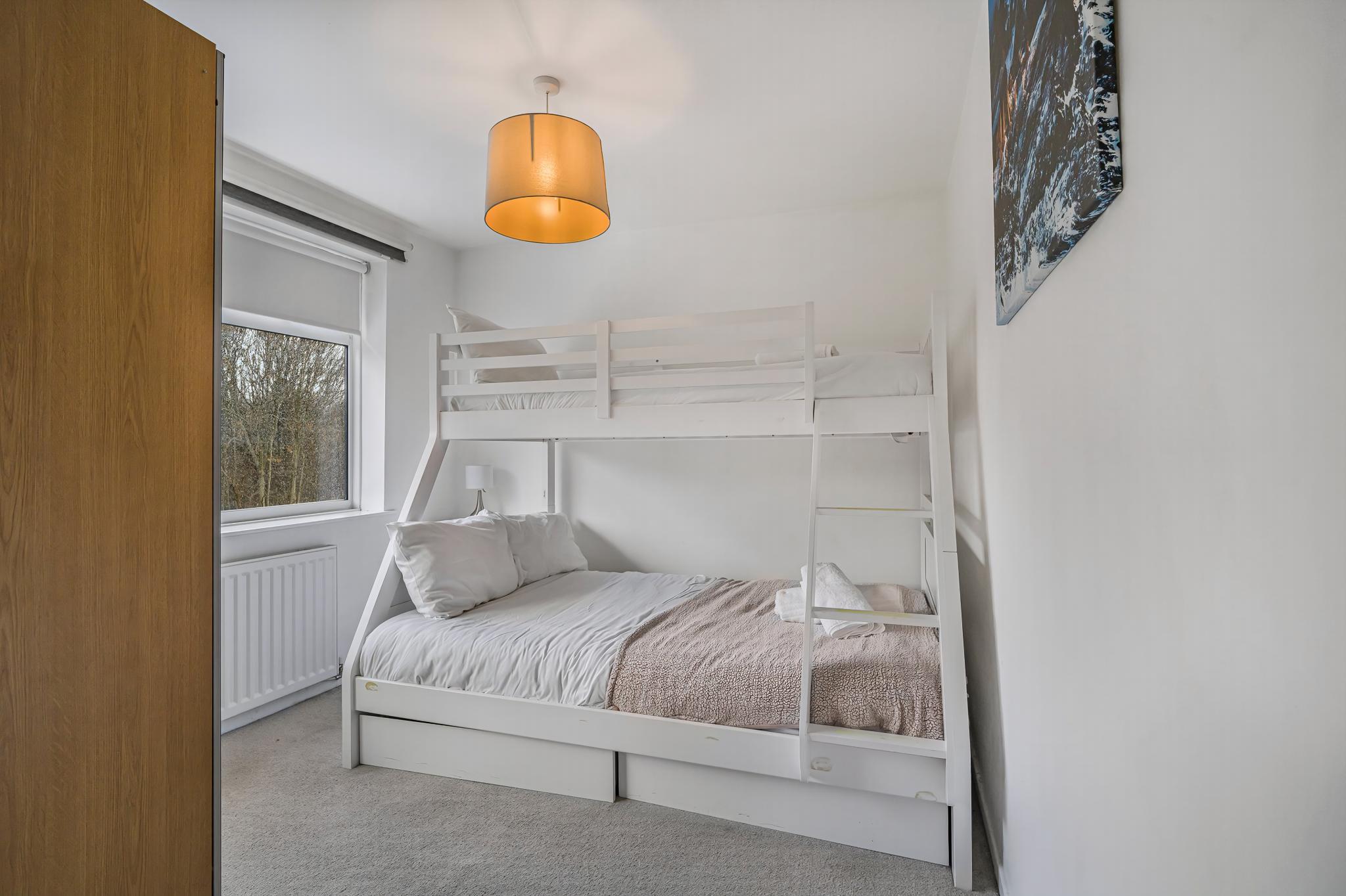South Manchester Suburbs near Cheadle Village in 67 Kenilworth Road, Stockport SK3 0QL, UK SK3 0QL - Property image 21 - VivreStays
