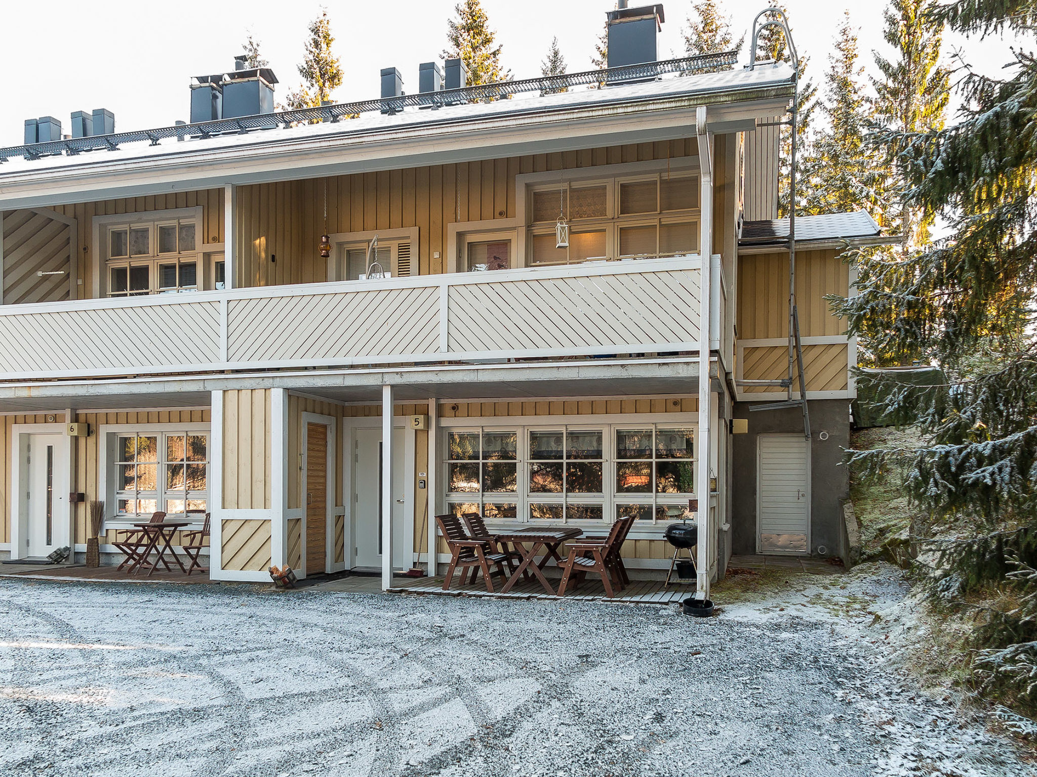 Tahkontilhi E 5 - Rusia