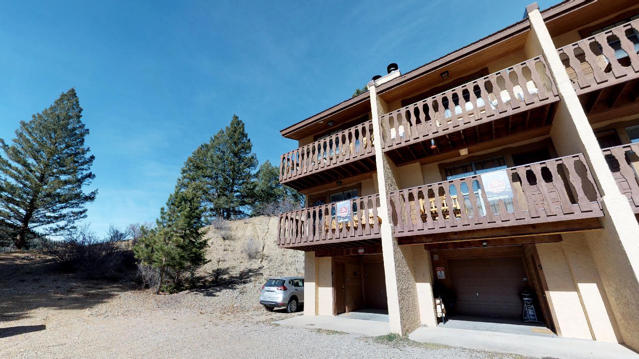 Scenic Views And Open-plan Living - Stunning Mountain Haven - Red River, NM