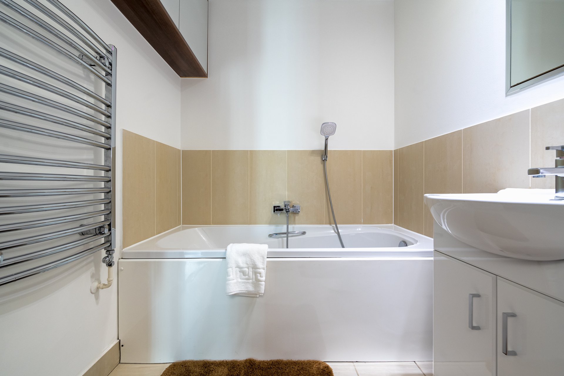 GuestReady - Modern 2bed w Balcony in Battersea in Flat 43 Orbis Wharf, Bridges Court Road, London SW11 3GW, UK, London, United Kingdom - Property image 17 - VivreStays
