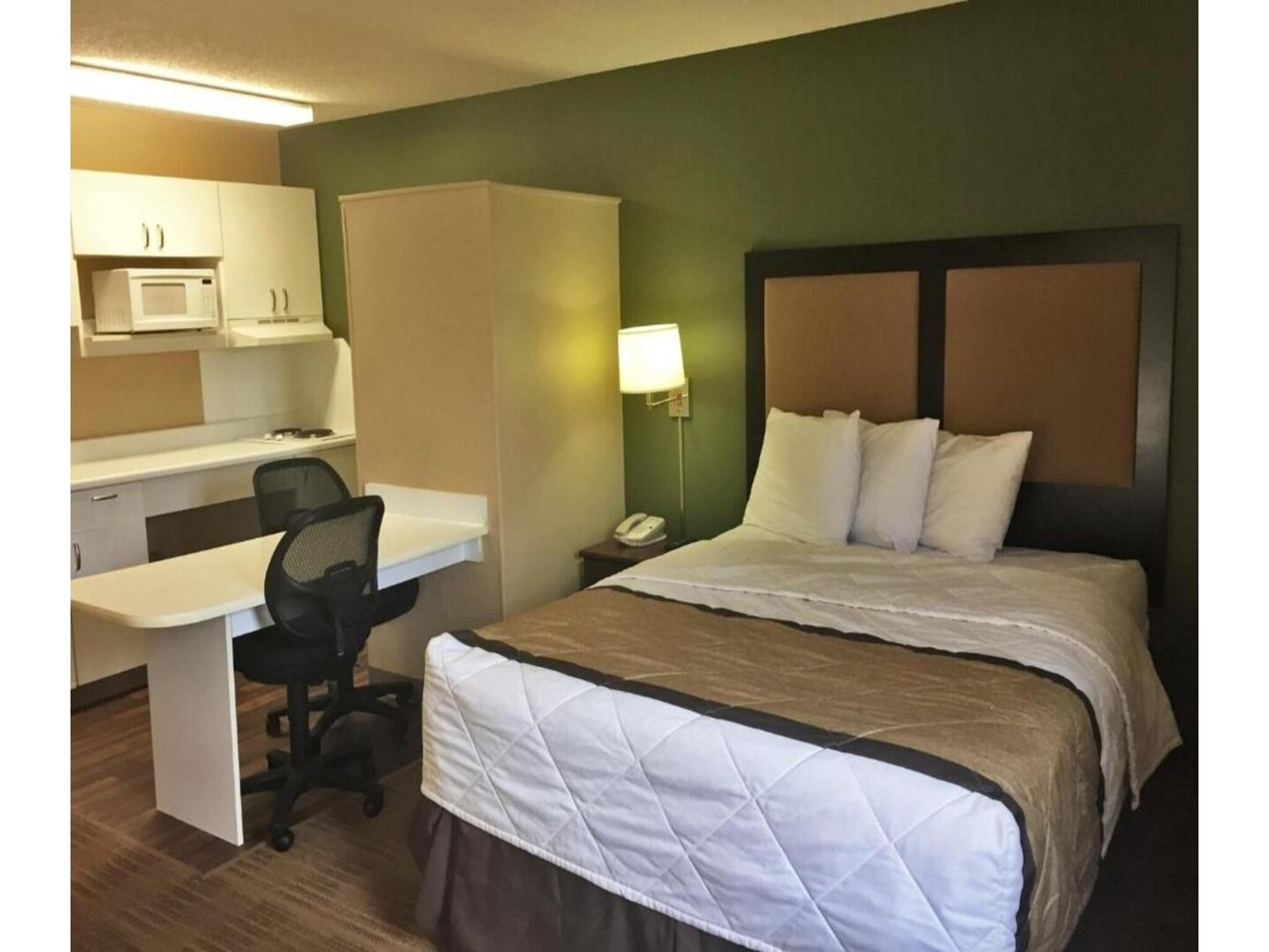 1 Queen Bed | Non-smoking, Kitchen - Rochester, NY