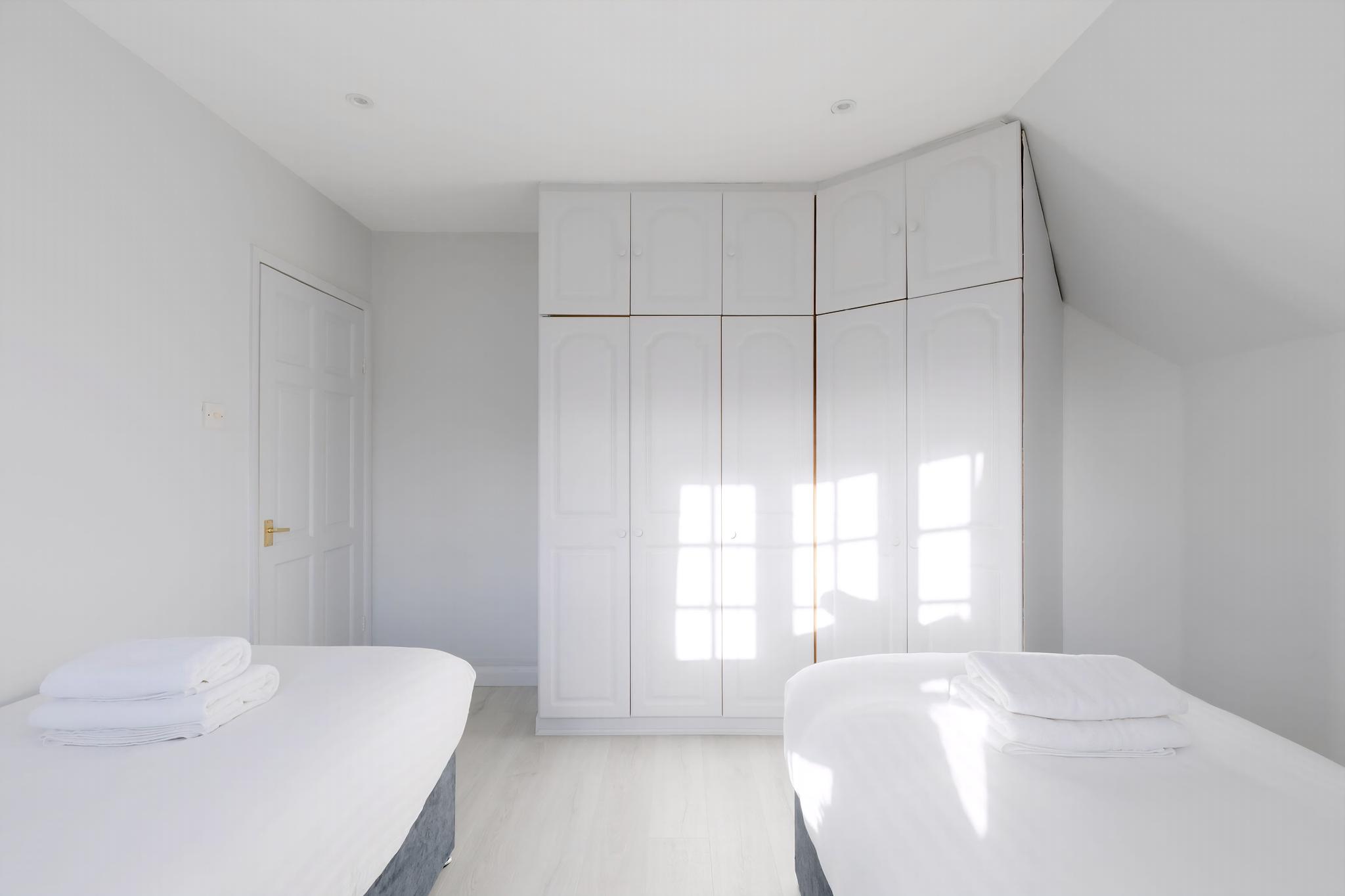 GuestReady - Charming Retreat in North-West London in 20 Goldsmith Lane, London NW9 9AH, UK NW9 9AH - Property image 10 - VivreStays