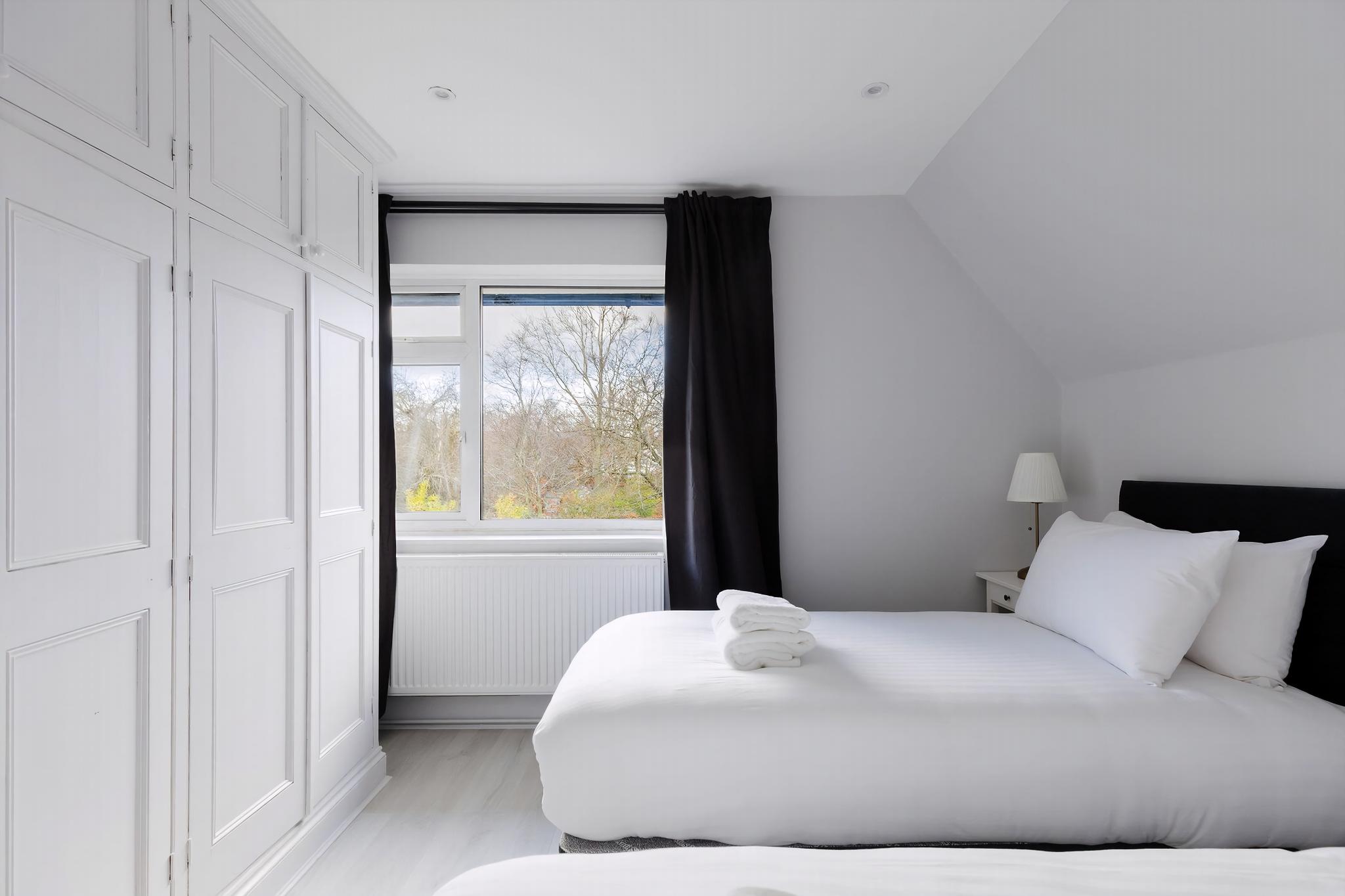 GuestReady - Charming Retreat in North-West London in 20 Goldsmith Lane, London NW9 9AH, UK NW9 9AH - Property image 11 - VivreStays