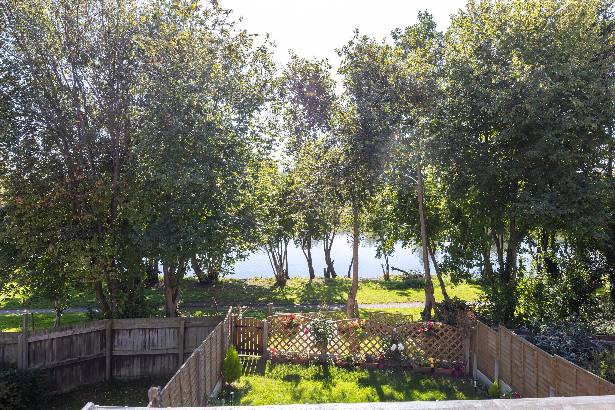 GuestReady - A Haven by the River in 45 Langland Drive, Eccles, Manchester, UK M30 7NJ - Property image 31 - VivreStays