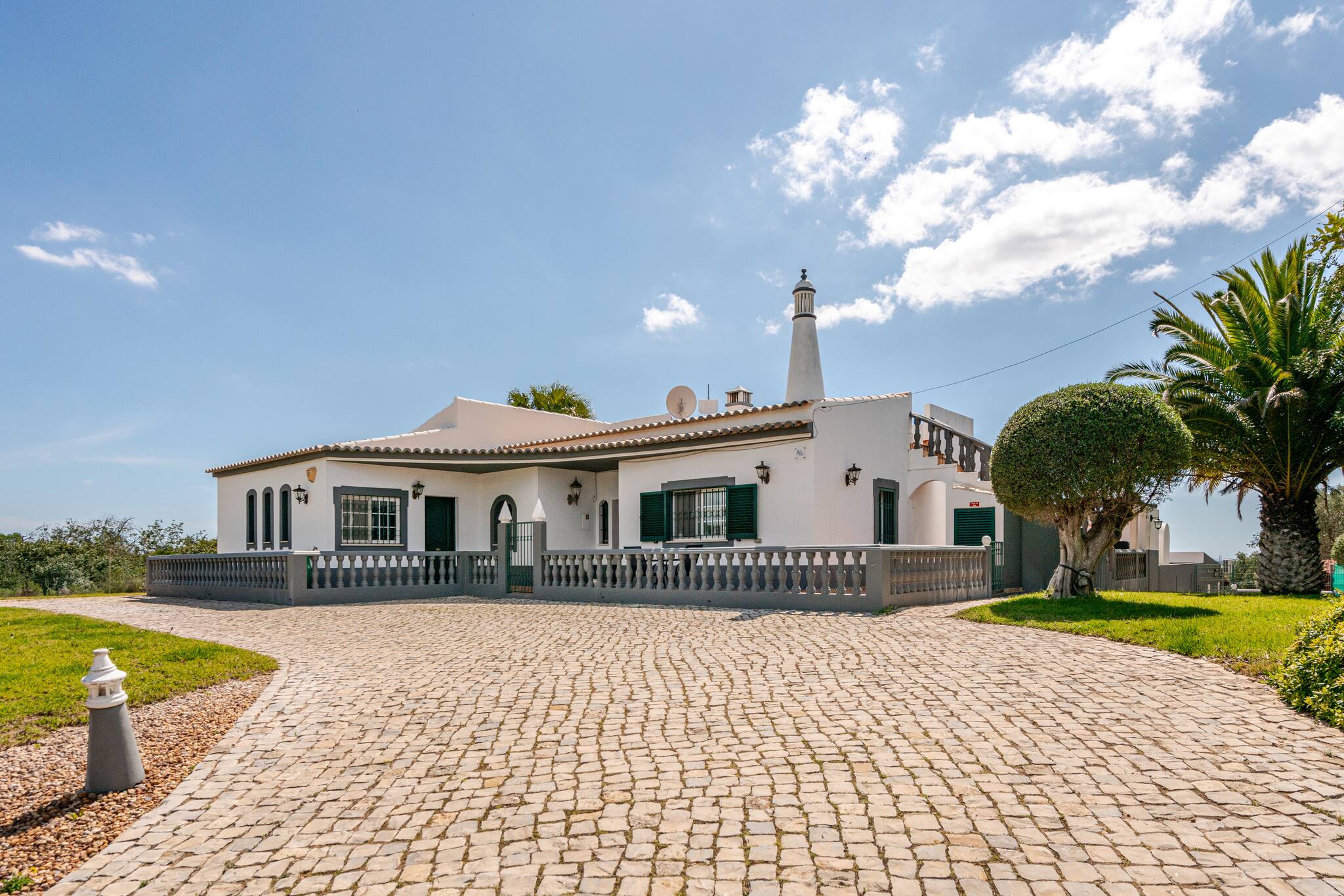 Vila 4 quartos, com piscina
