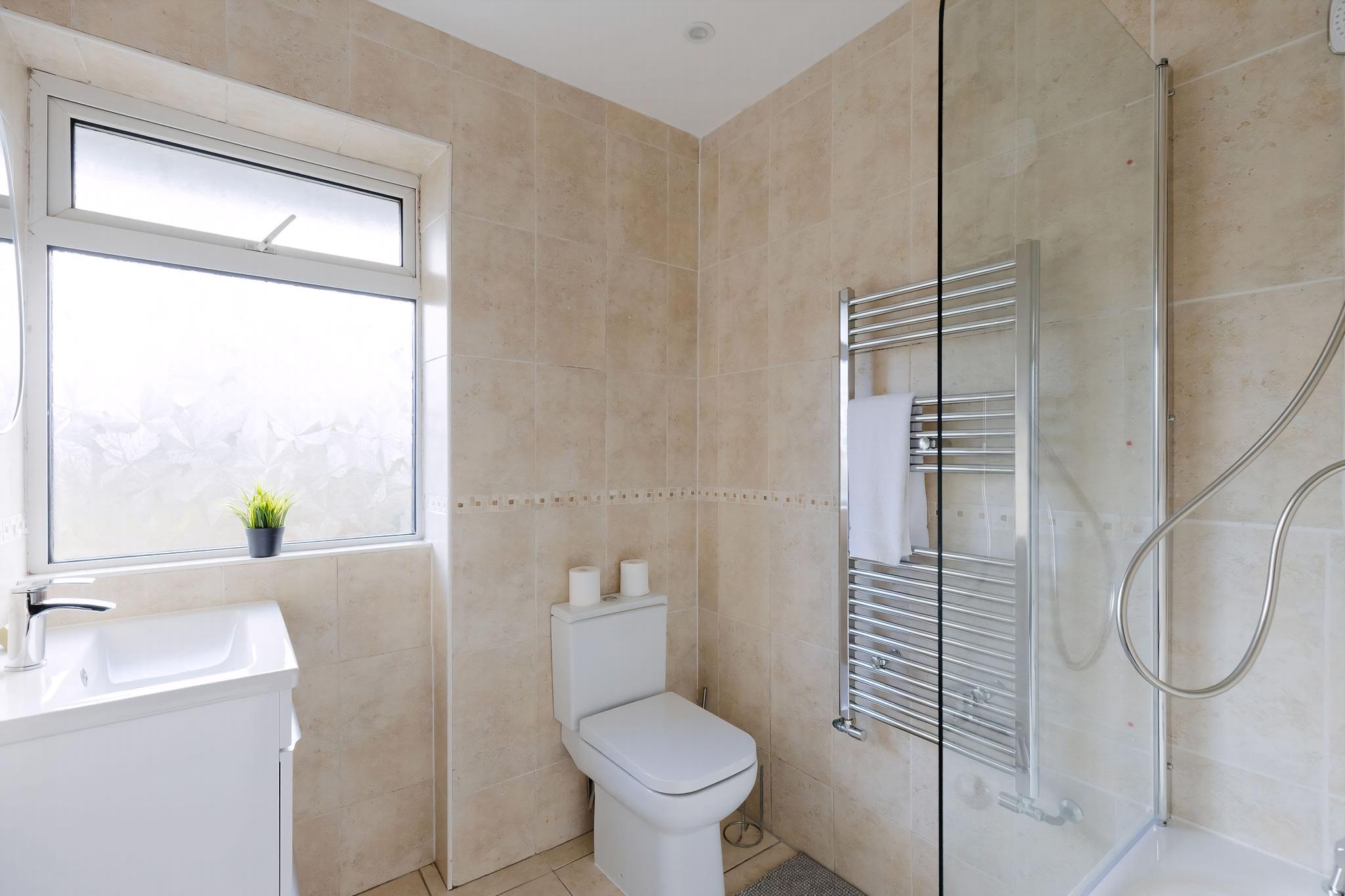 GuestReady - Charming Retreat in North-West London in 20 Goldsmith Lane, London NW9 9AH, UK NW9 9AH - Property image 13 - VivreStays