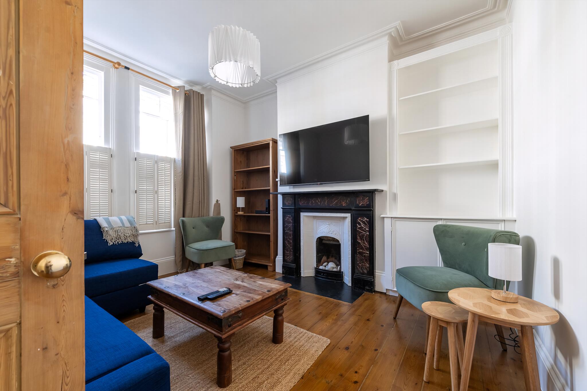 GuestReady - 2bed Battersea flat with Patio in 59 Broughton Street, London SW8 3QX, UK, London, United Kingdom - Property image 2 - VivreStays