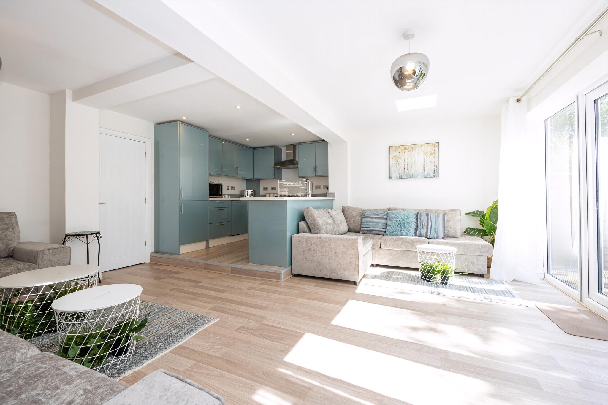 GuestReady - A Haven by the River in 45 Langland Drive, Eccles, Manchester, UK M30 7NJ - Property image 11 - VivreStays