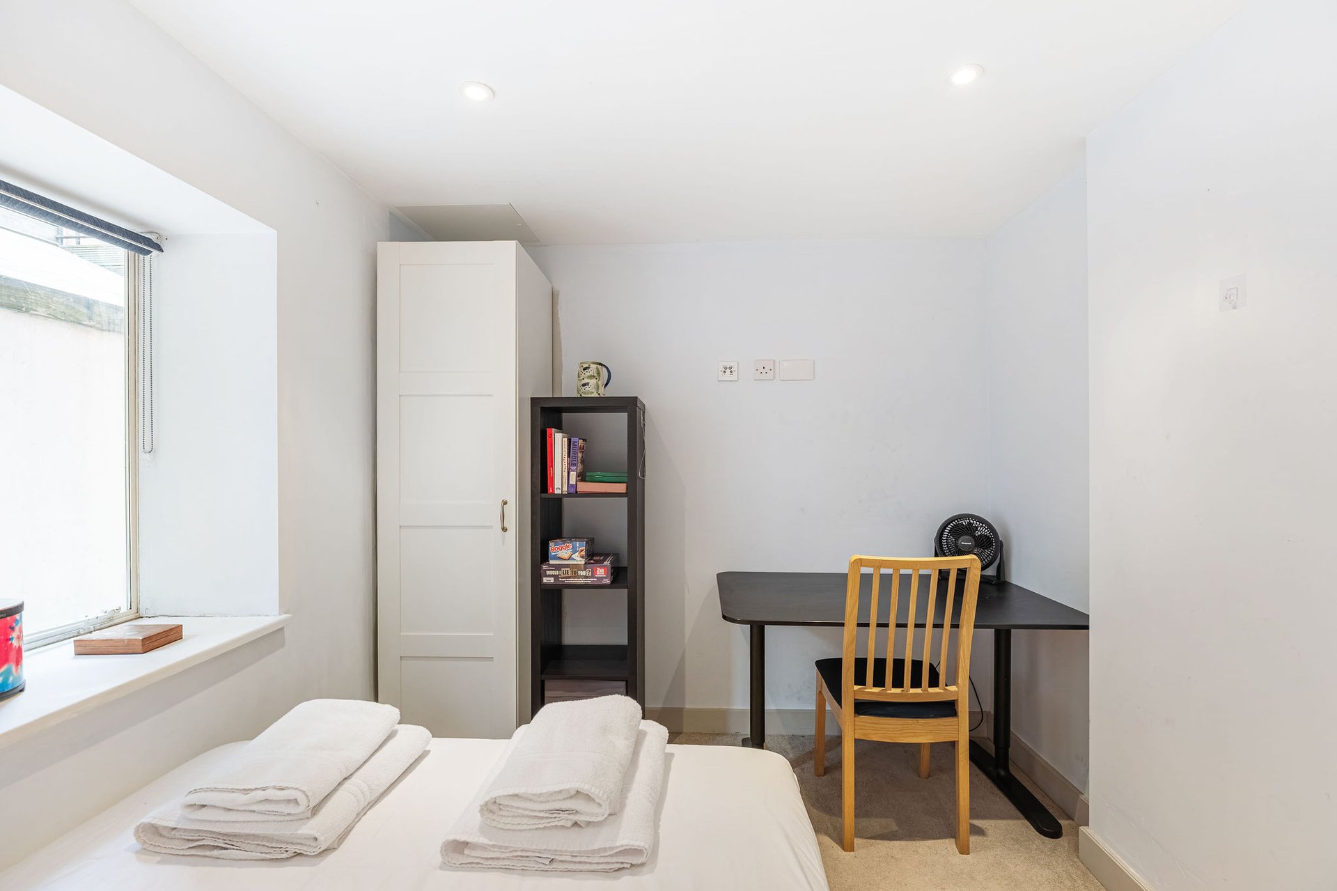 GuestReady - Charming 2bed with Patio in Putney in 23 Brandlehow Road, London SW15 2ED, UK, London, United Kingdom - Property image 8 - VivreStays
