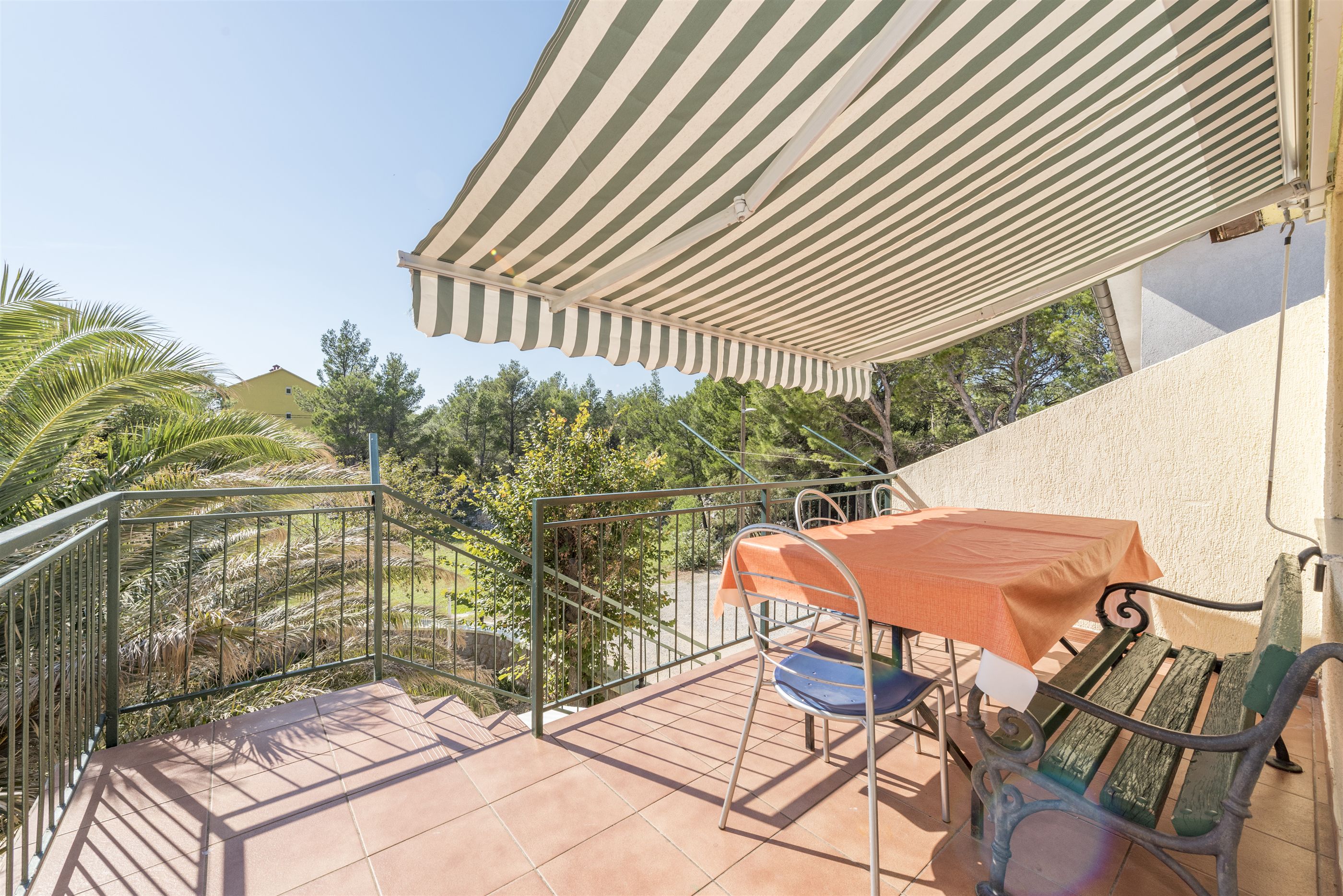 Ferienhaus in Starigrad Paklenica (Kroatien) und 2 Hunde erlaubt