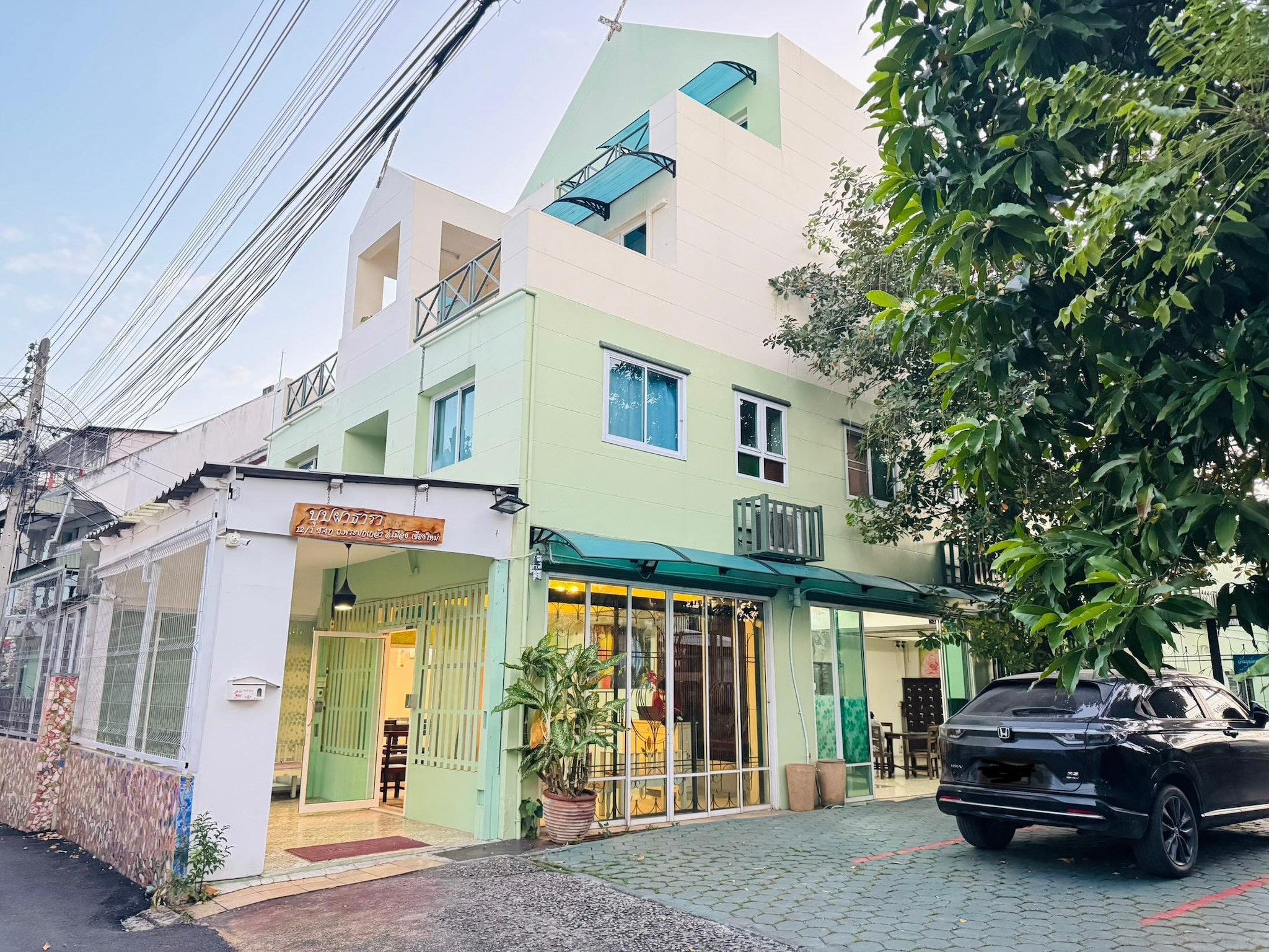 Shared Dorm Bed | Budget-friendly Social Spot - タイ
