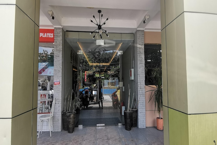Modern Standard Double | Easy Access To Clark - Angeles