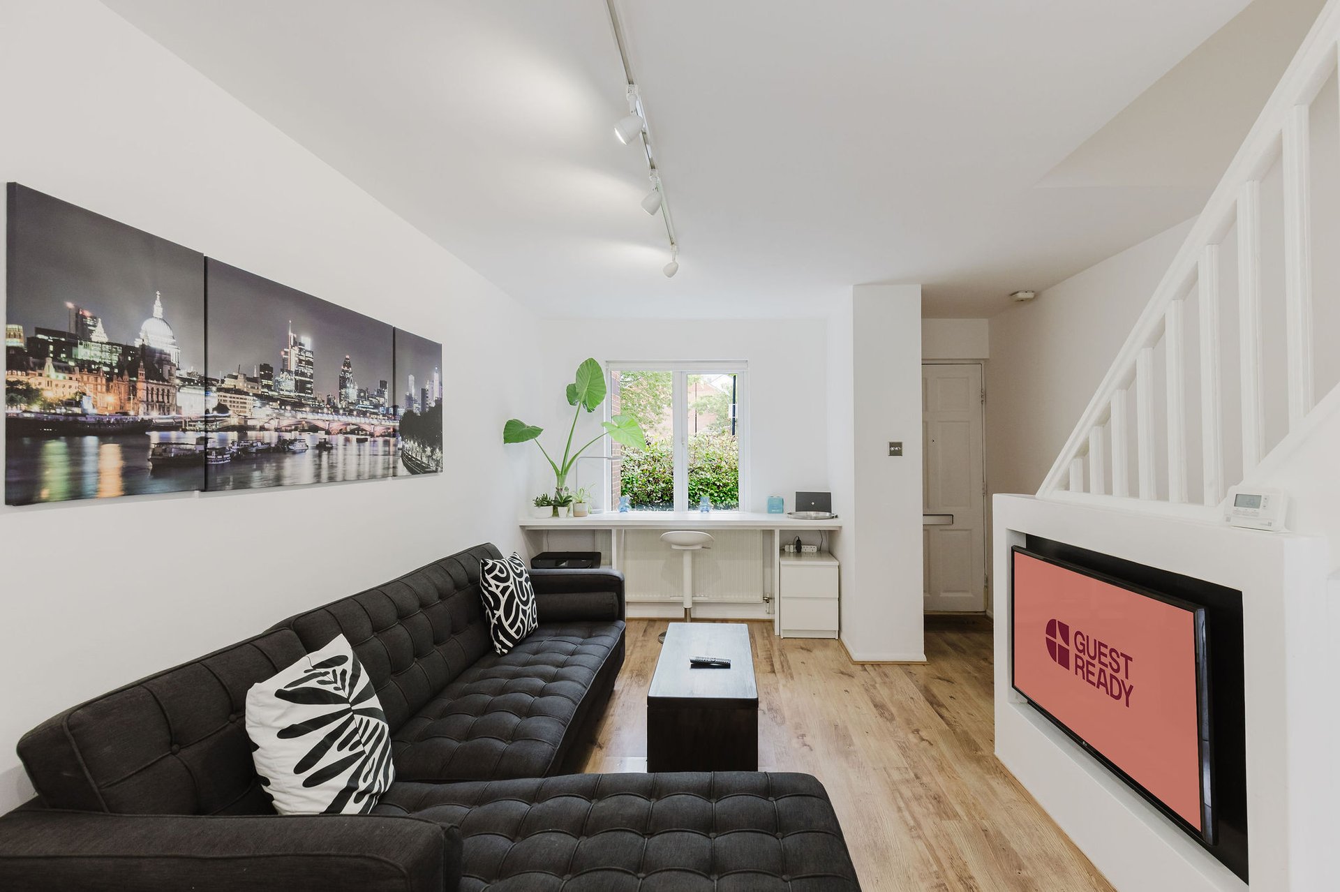 GuestReady - Modern 2bed with Garden in Southwark in 58 Henley Drive, London SE1 3AR, UK, London, United Kingdom - Property image 29 - VivreStays
