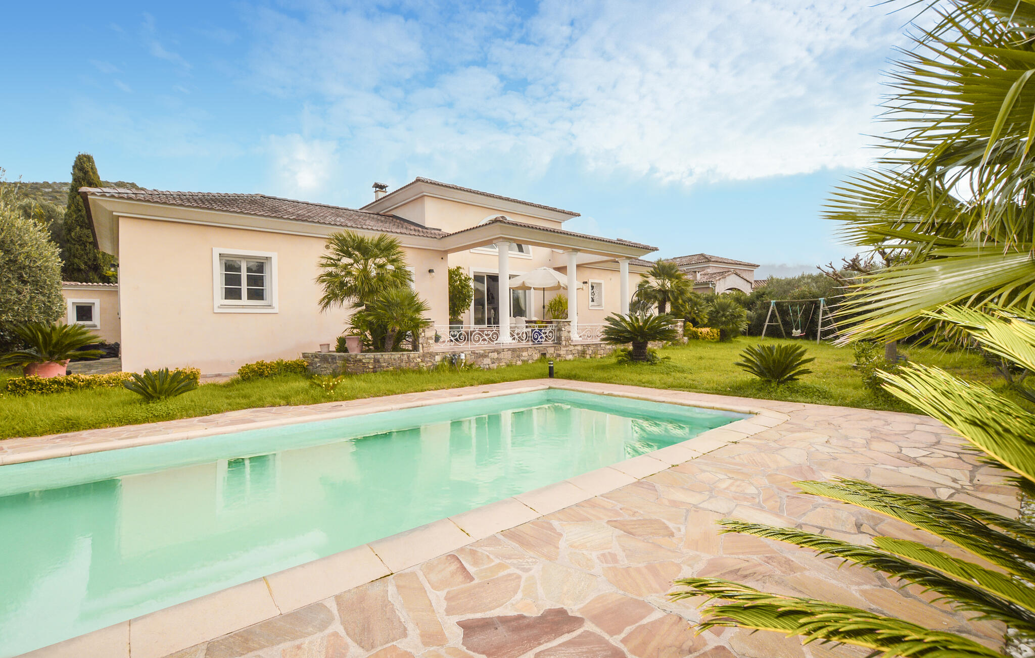Maison confortable, 4 chambres, avec piscine