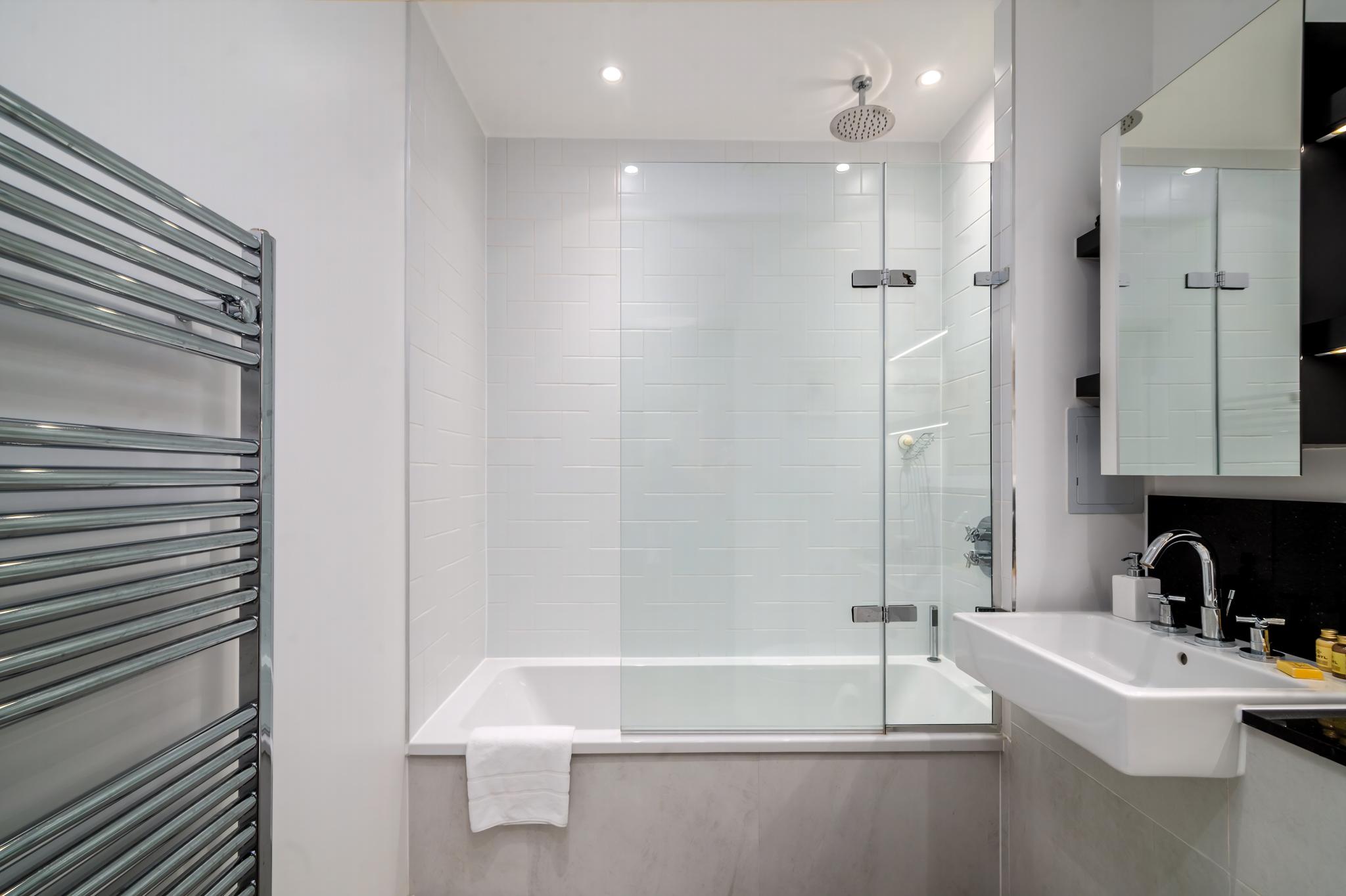 GuestReady - Beautiful Home minutes to City Center in Acton Town Hall Apartments, High Street, London W3 8UH, UK W3 8UH - Property image 32 - VivreStays