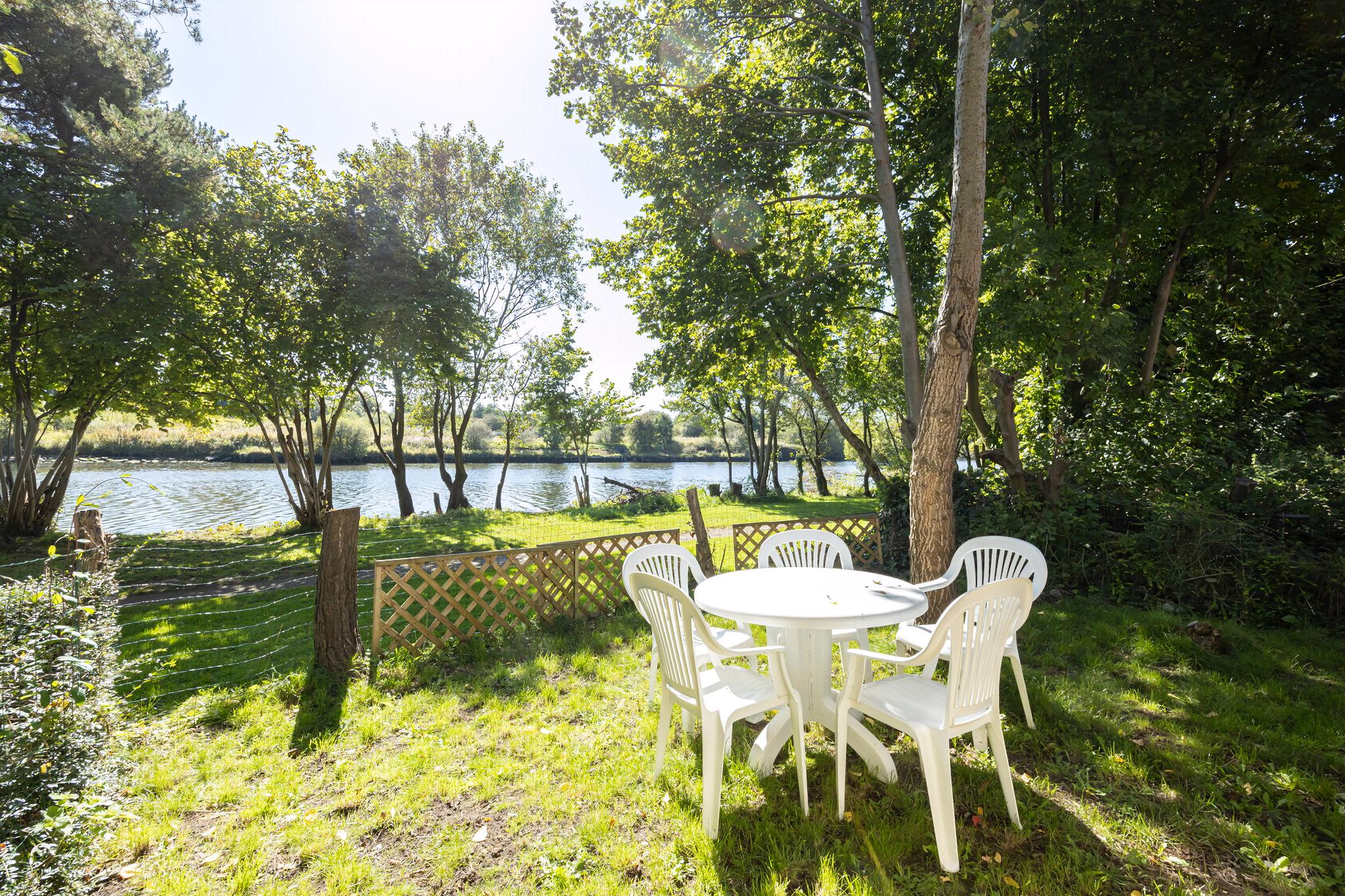 GuestReady - A Haven by the River in 45 Langland Drive, Eccles, Manchester, UK M30 7NJ - Property image 29 - VivreStays