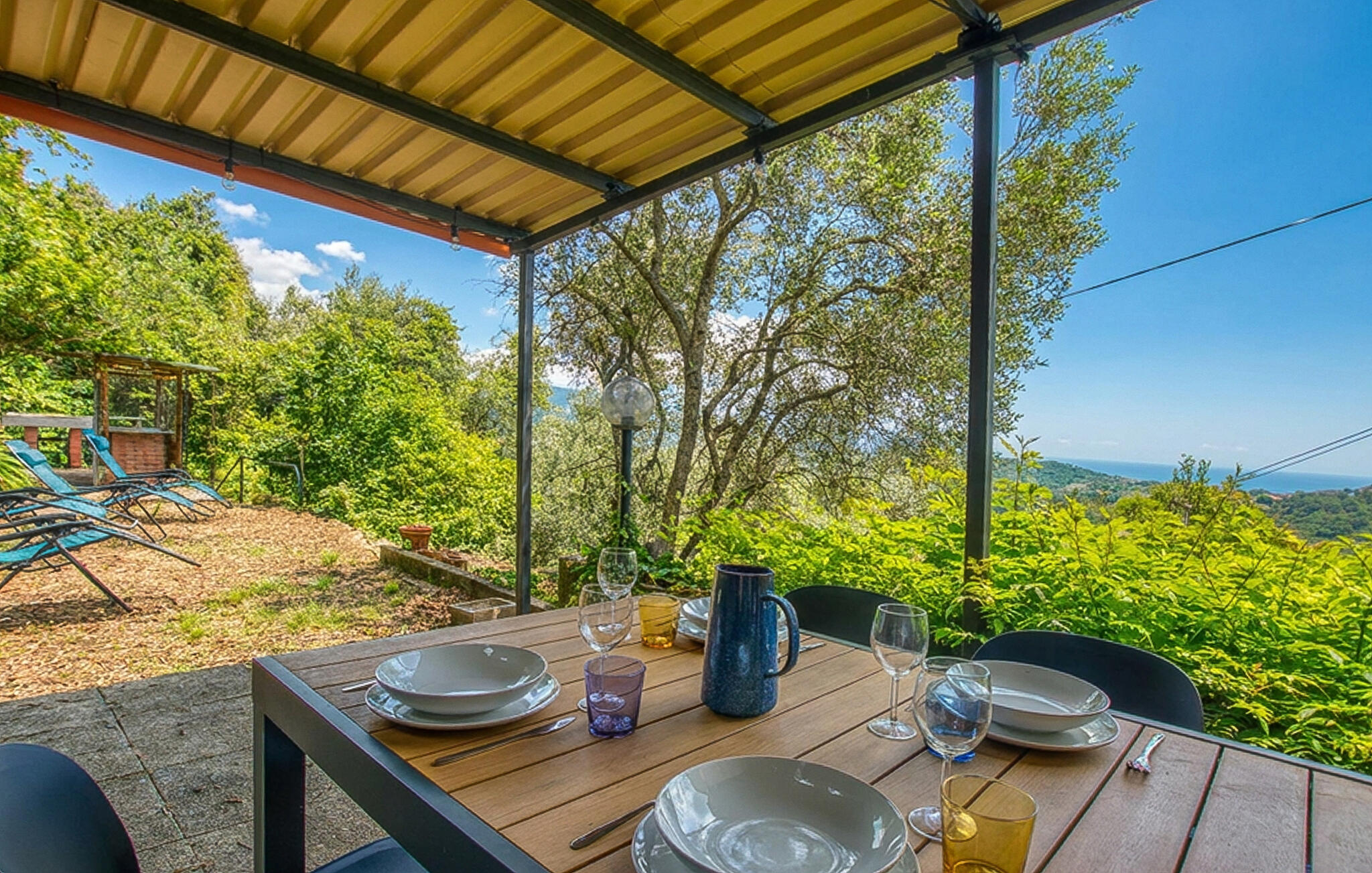 Casa 2 camere, con vista mare