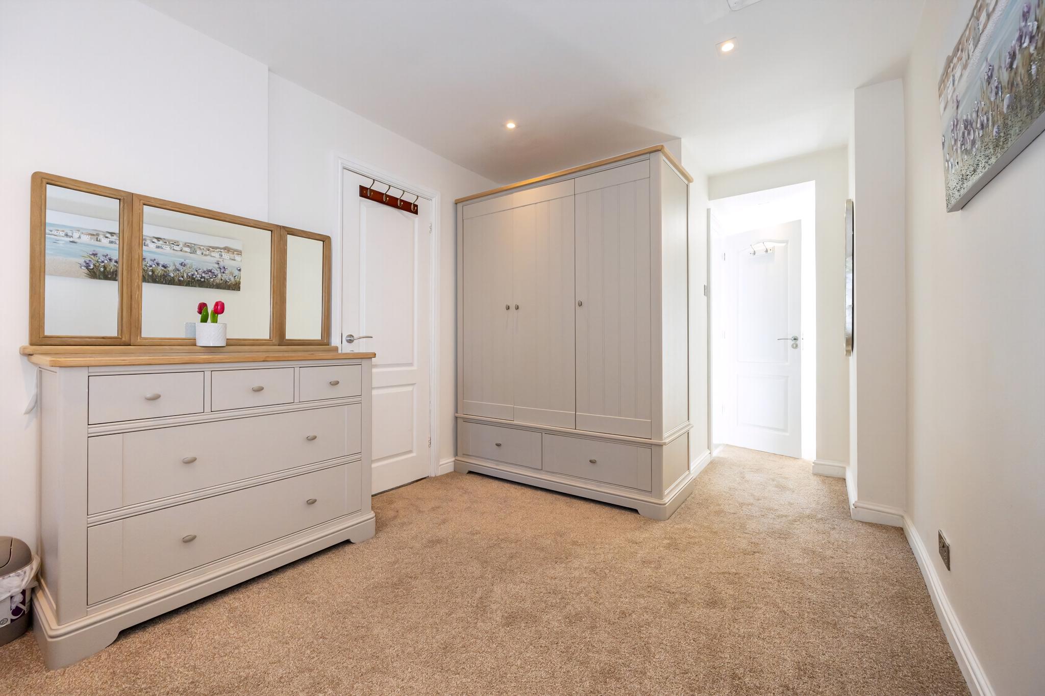 GuestReady - A Haven by the River in 45 Langland Drive, Eccles, Manchester, UK M30 7NJ - Property image 18 - VivreStays