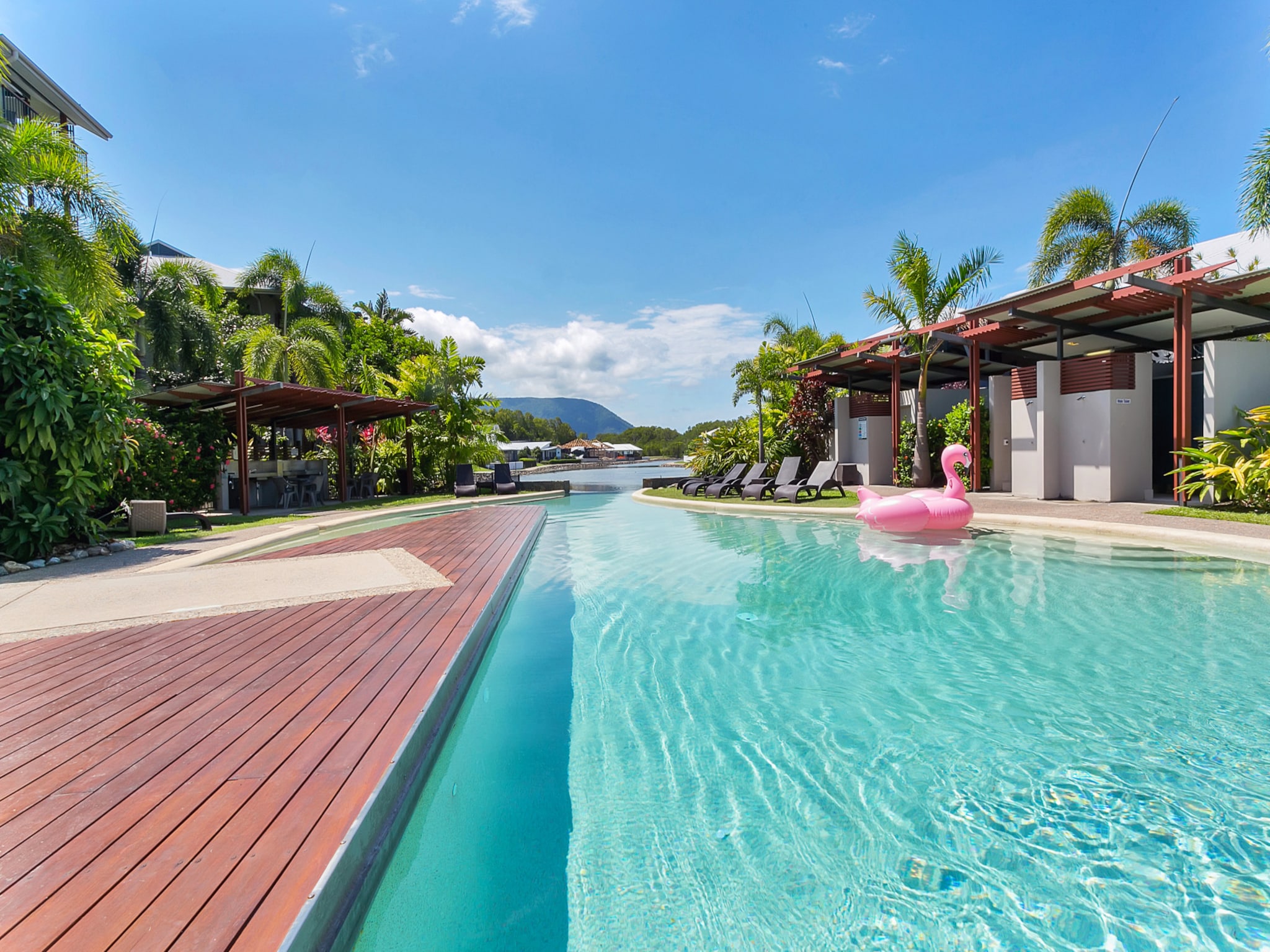 Blue Lagoon Resort Lakeside Apartment - Australia