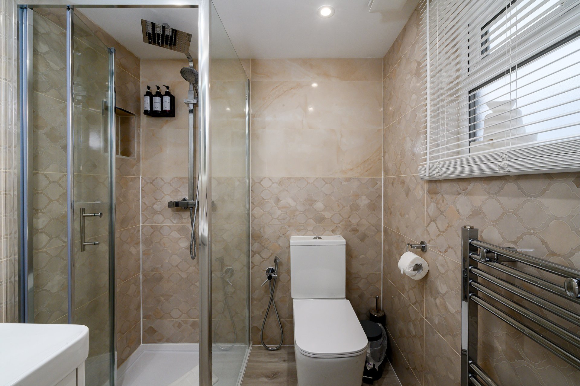 View GuestReady - Modern studio near Wembley Stadium in 8 Perimeade Road, Perivale, Greenford UB6 7AR, UK UB6 7AR GuestReady - Modern studio near Wembley Stadium in 8 Perimeade Road, Perivale, Greenford UB6 7AR, UK UB6 7AR - Property image 8 - VivreStays