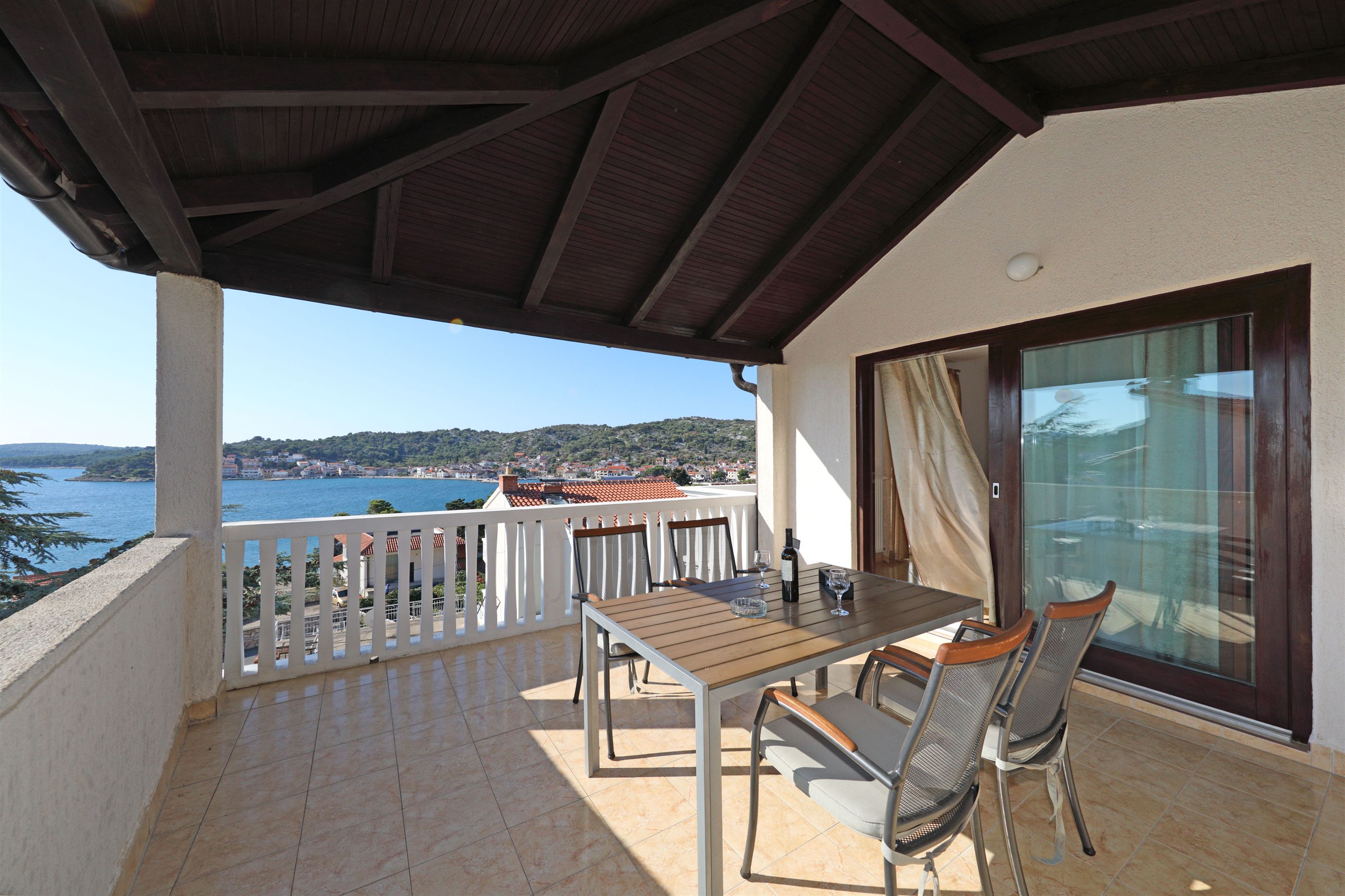 Ferienhaus in Tisno - island Murter (Kroatien) und 2 Hunde erlaubt
