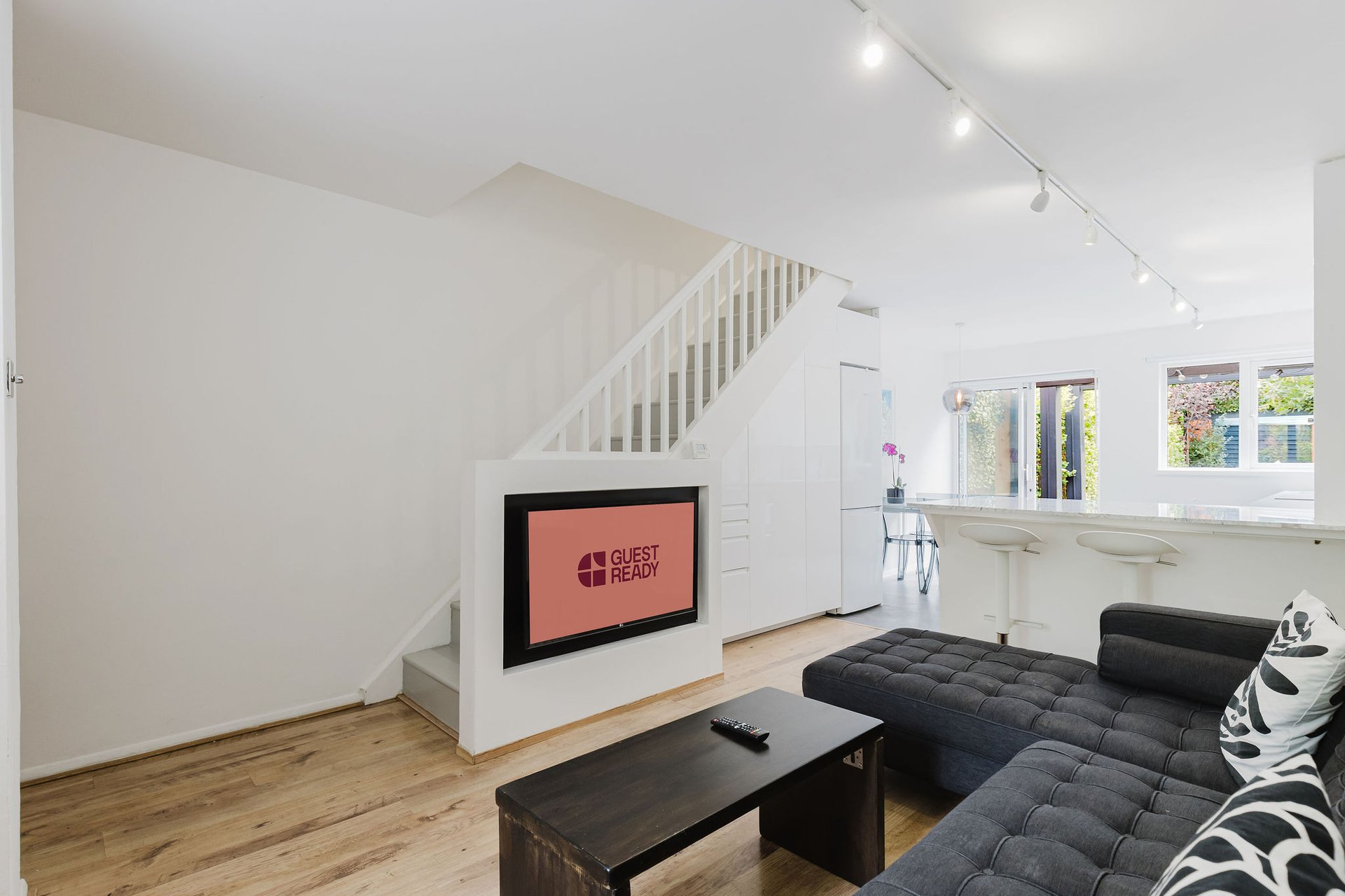 GuestReady - Modern 2bed with Garden in Southwark in 58 Henley Drive, London SE1 3AR, UK, London, United Kingdom - Property image 9 - VivreStays