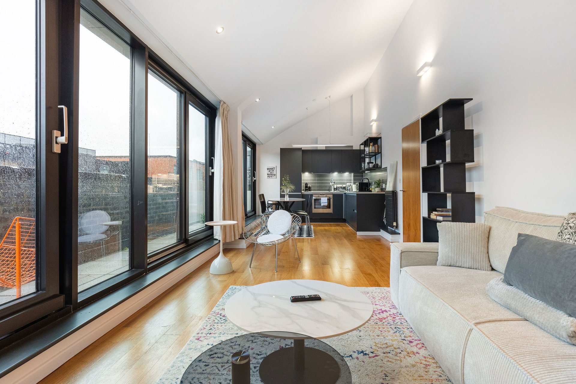Stylish Hoxton Duplex   Perfect for Couples   Small Groups in flat 14, 22 Westland Place, London N1 7JR, UK, London, United Kingdom - Property image 10 - VivreStays