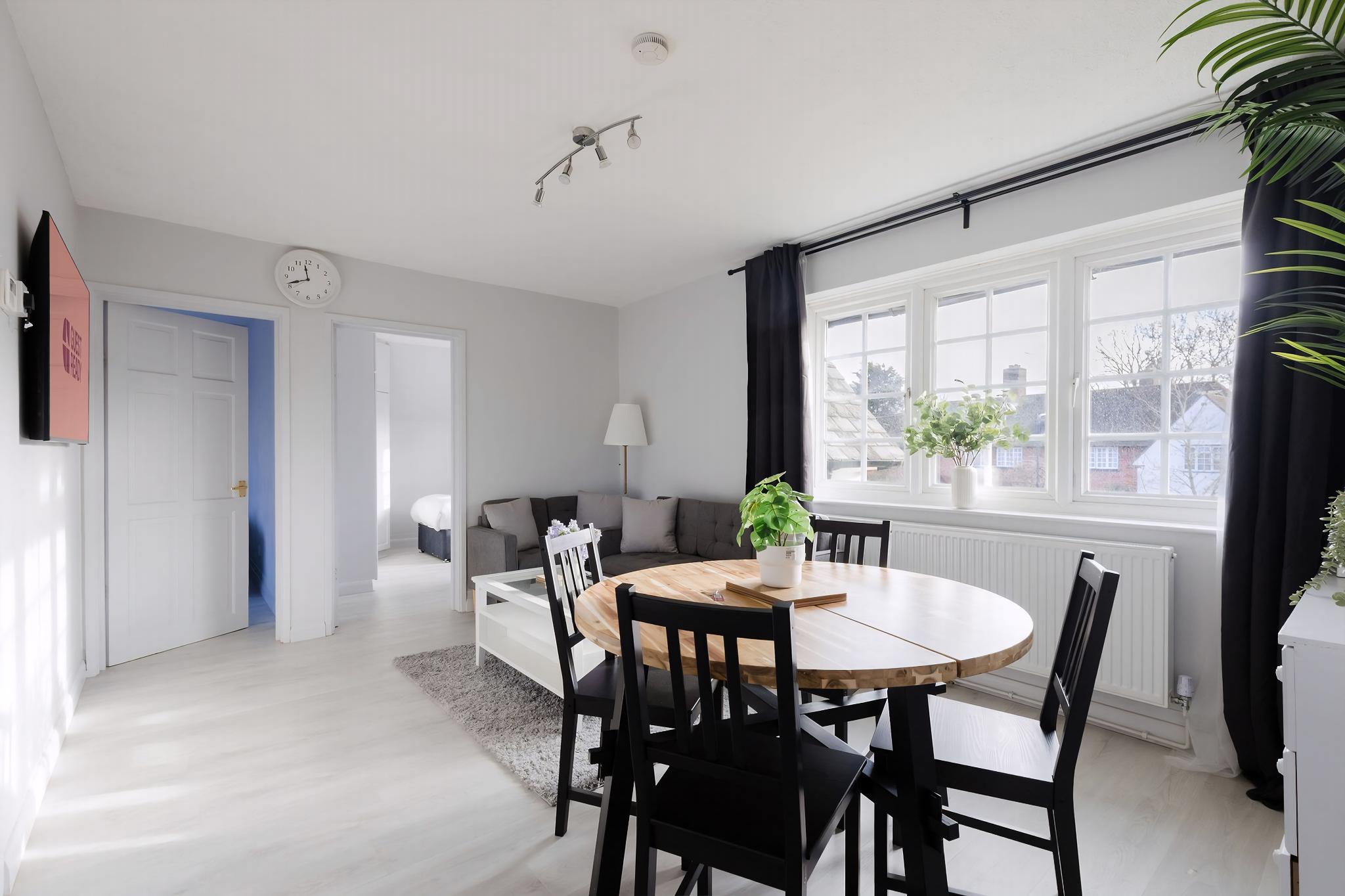 GuestReady - Charming Retreat in North-West London in 20 Goldsmith Lane, London NW9 9AH, UK NW9 9AH - Property image 19 - VivreStays