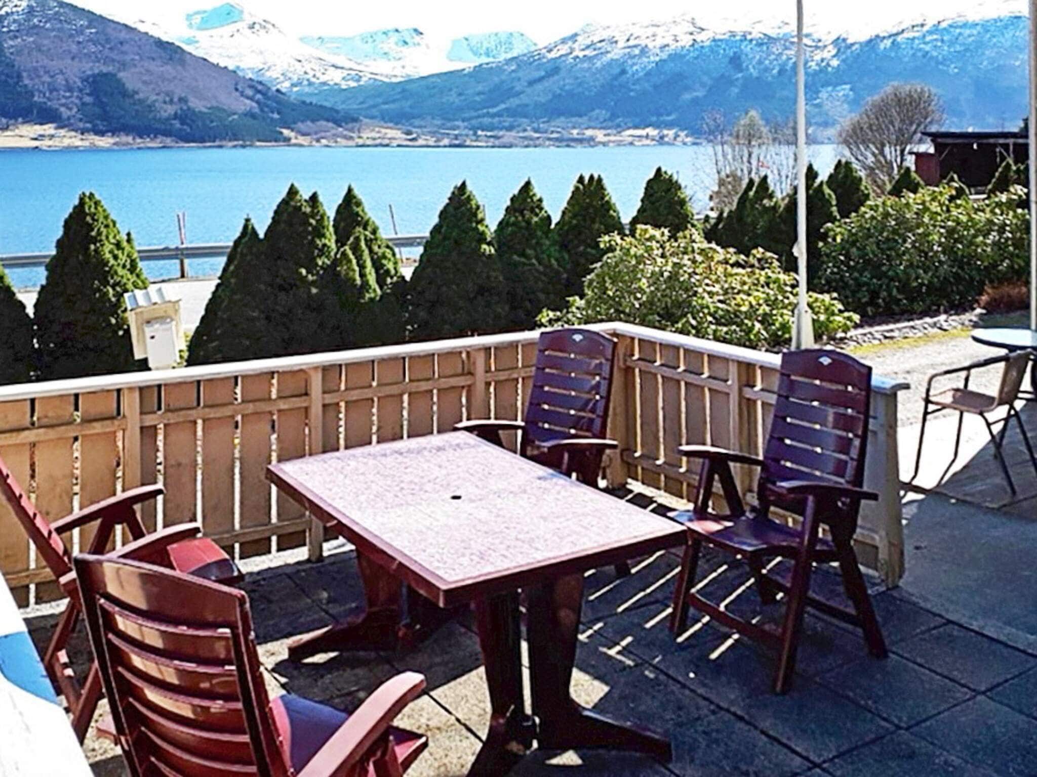 8 Person Holiday Home In Eidsvåg - Norwegen