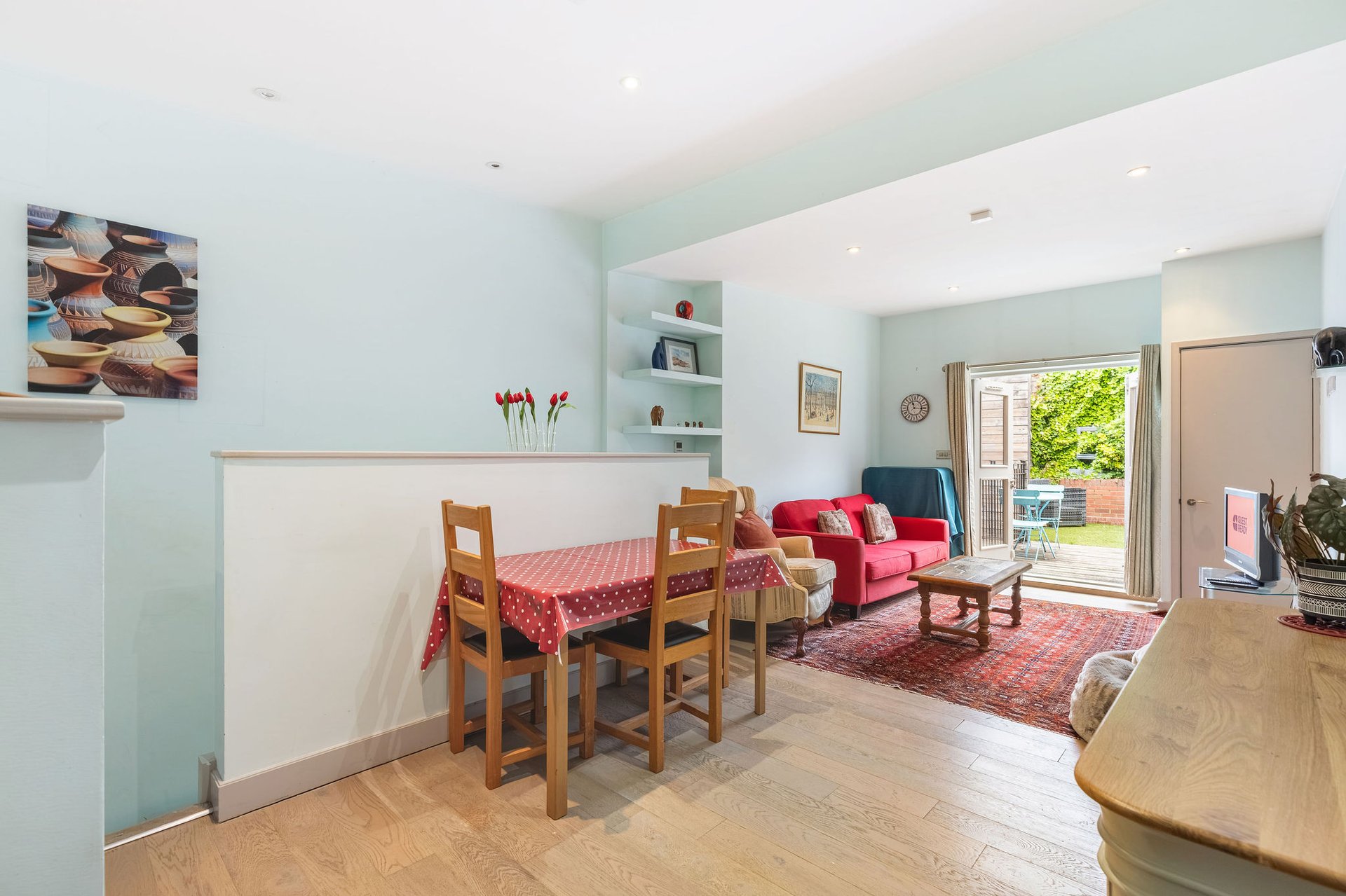 GuestReady - Charming 2bed with Patio in Putney in 23 Brandlehow Road, London SW15 2ED, UK, London, United Kingdom - Property image 3 - VivreStays