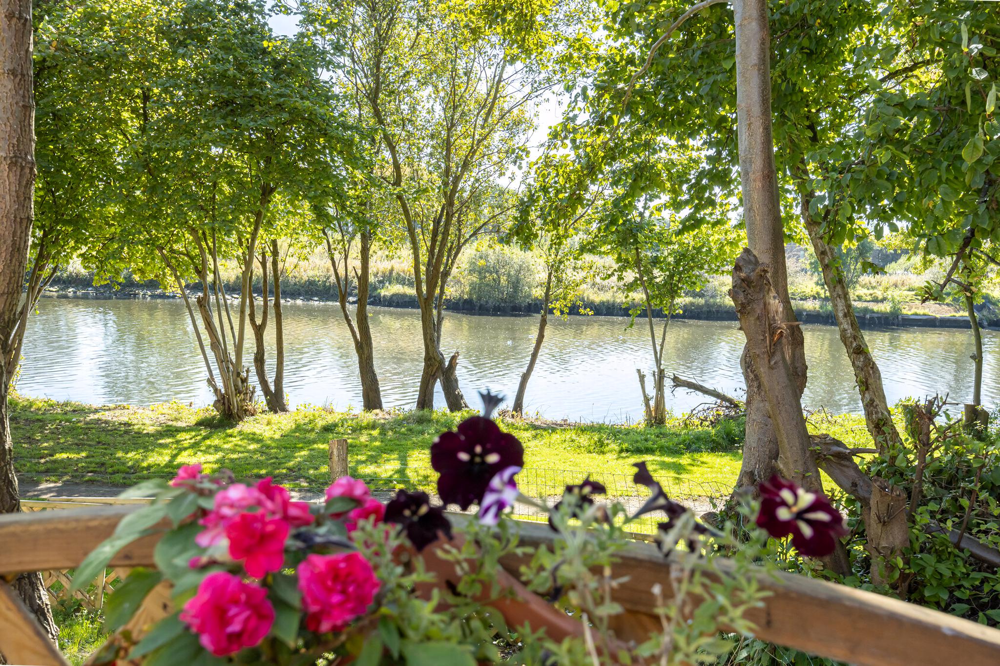 GuestReady - A Haven by the River in 45 Langland Drive, Eccles, Manchester, UK M30 7NJ - Property image 32 - VivreStays