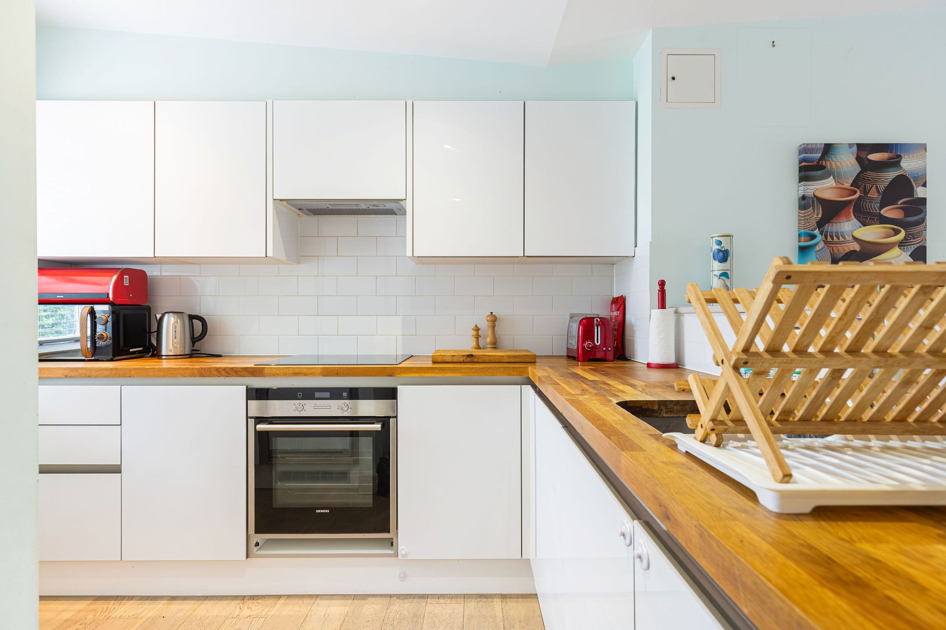 GuestReady - Charming 2bed with Patio in Putney in 23 Brandlehow Road, London SW15 2ED, UK, London, United Kingdom - Property image 15 - VivreStays